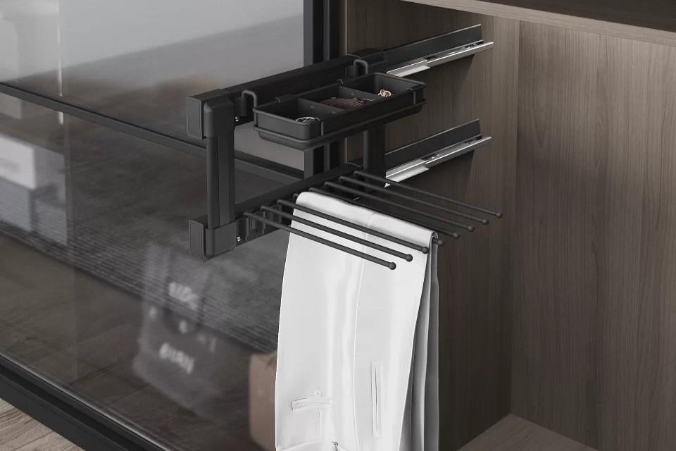 SIDE MOUNTED FUNCTIONAL TROUSER RACK 40D
