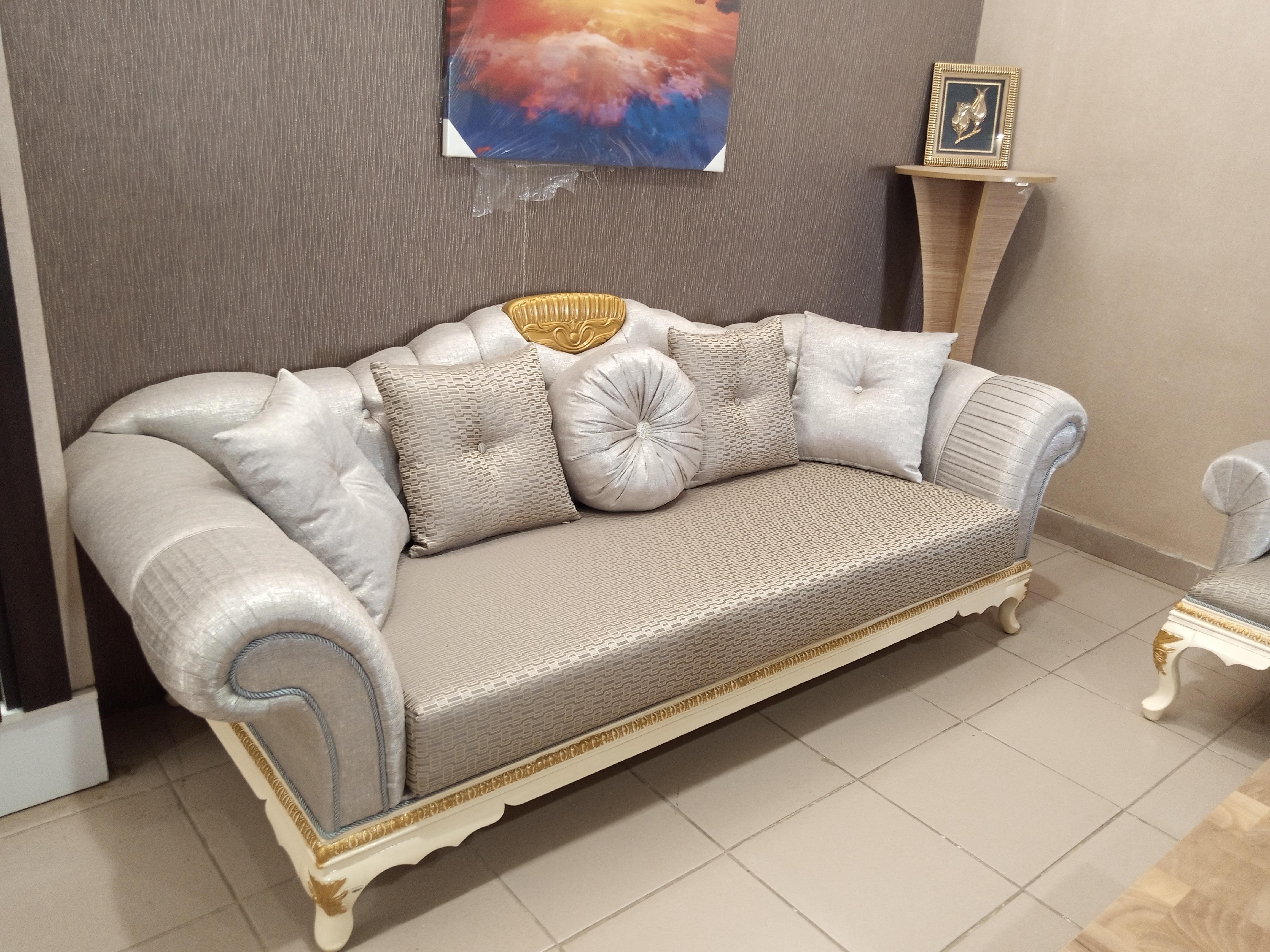 THREE SEATER FABRIC COVERING