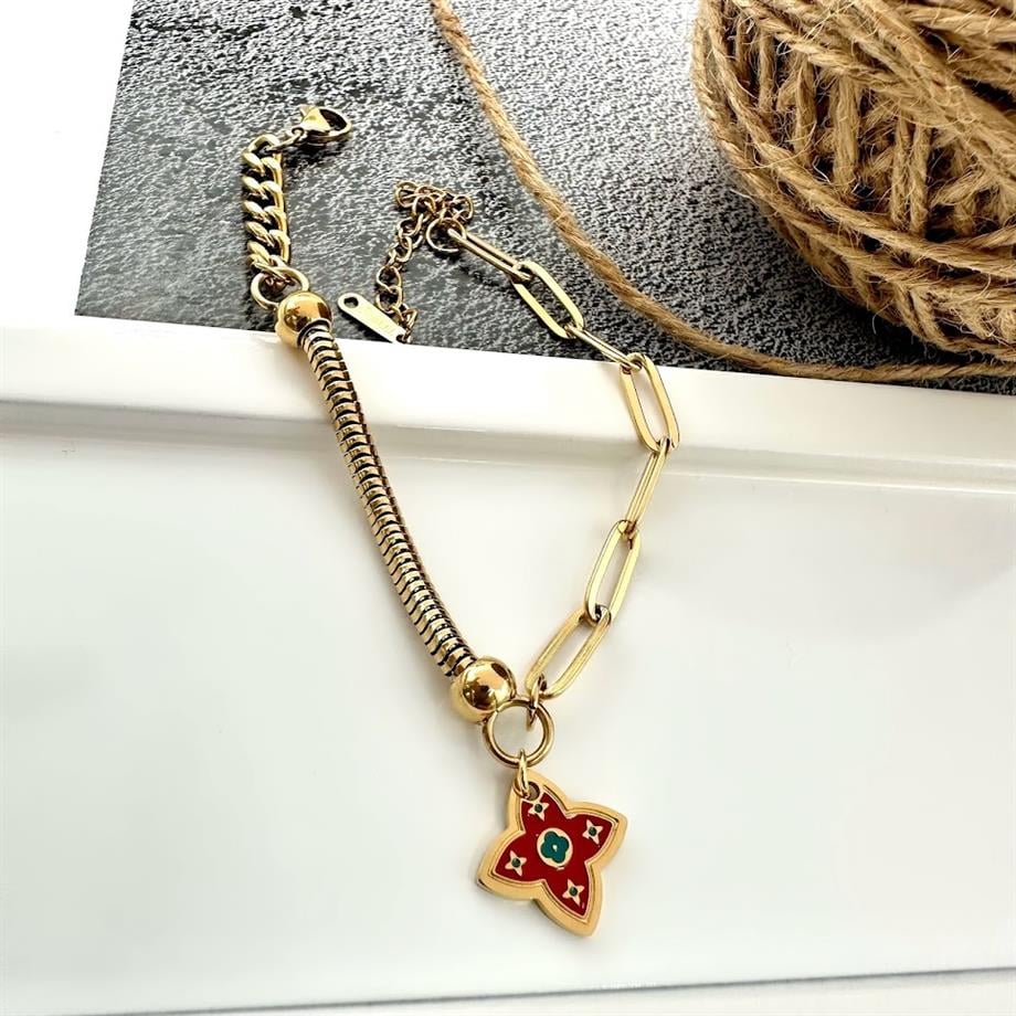 YONCA MODEL ÇELİK BİLEKLİK