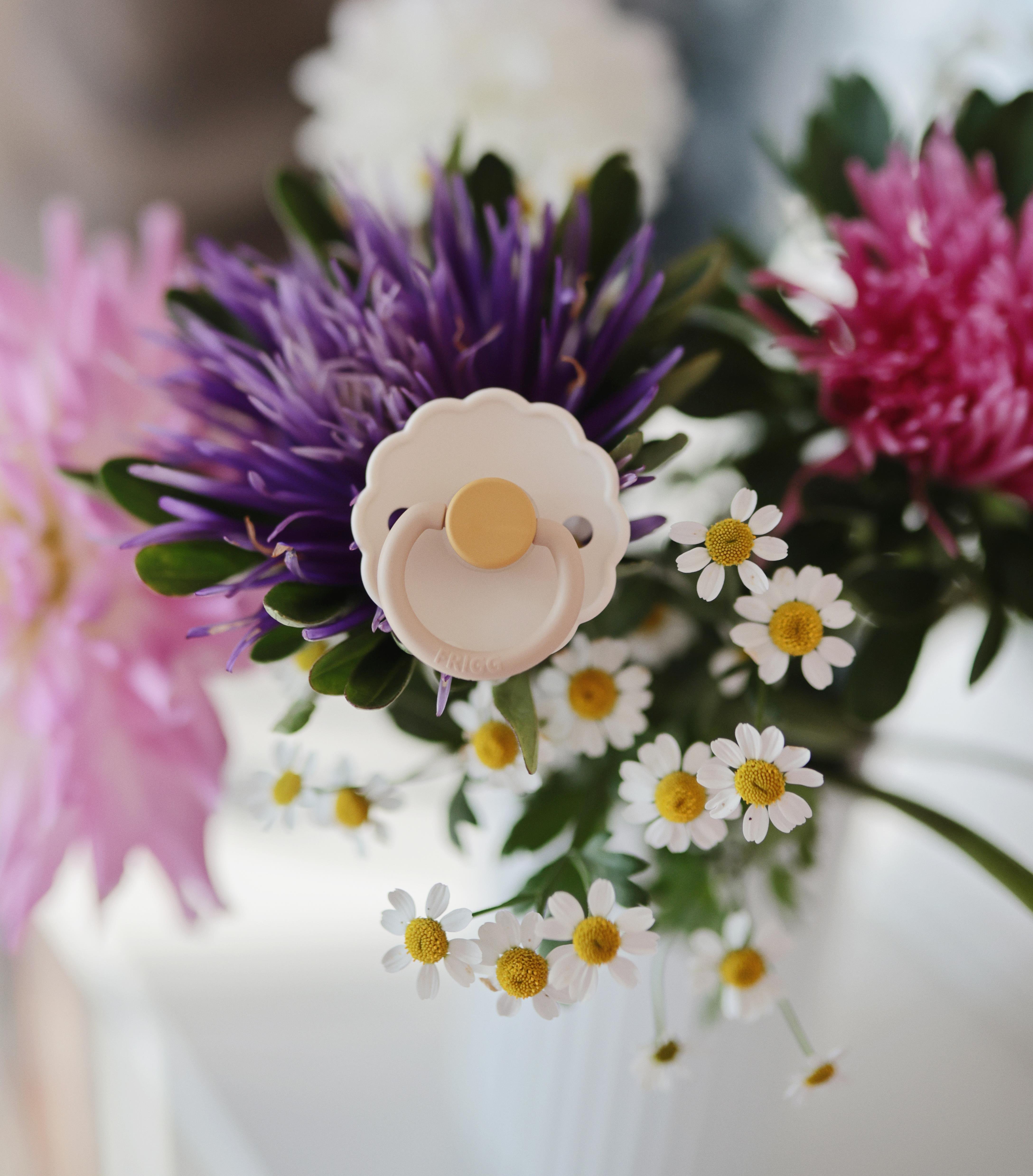 FRIGG Daisy Kauçuk Emzik - Chamomile 0-6 Ay