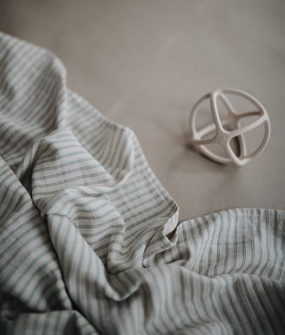 Mushie Organik Müslin Örtü / Kundak - Sage Stripe