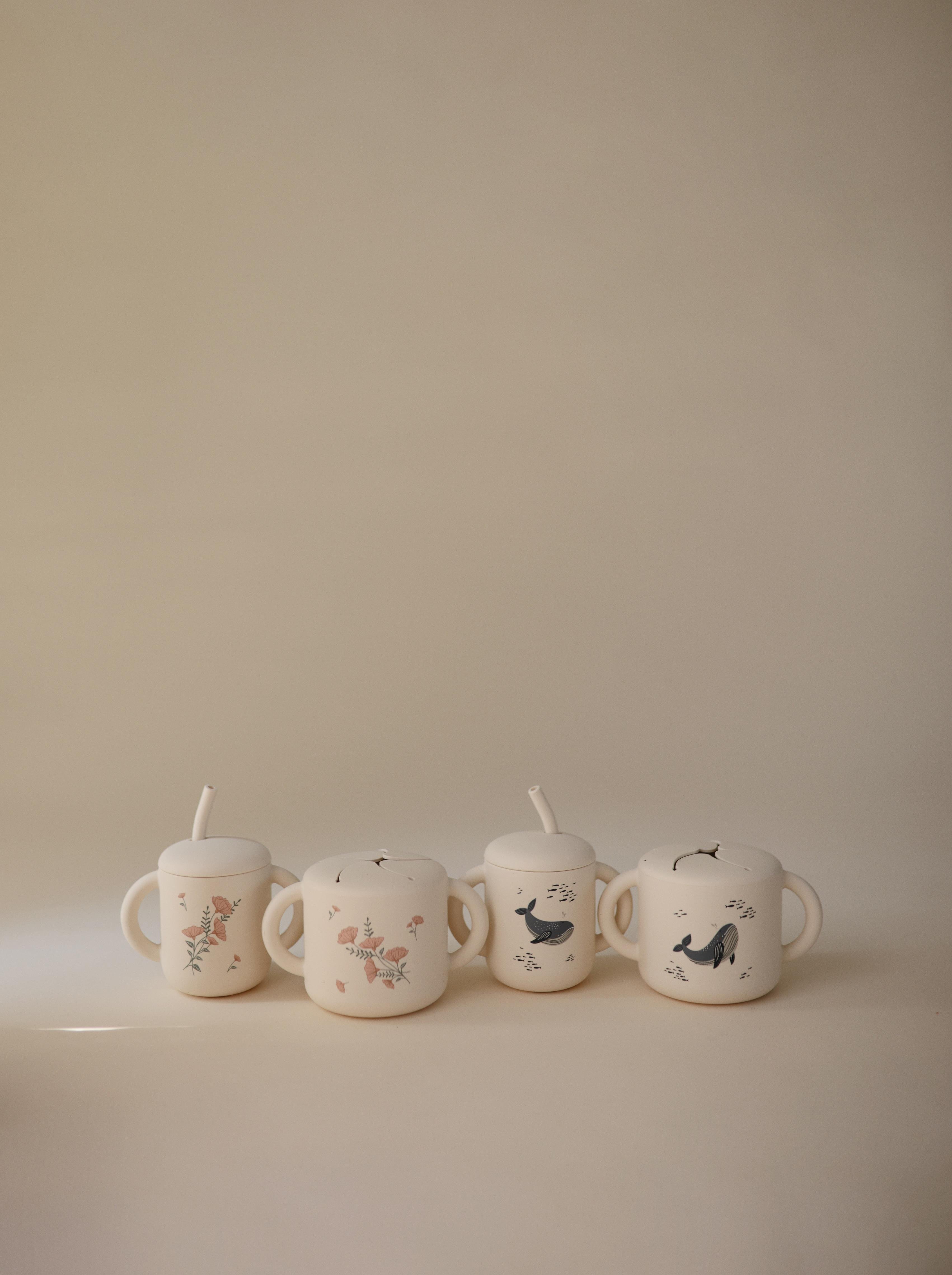 Mushie Pipetli Silikon Alıştırma Bardağı - Pink Flowers