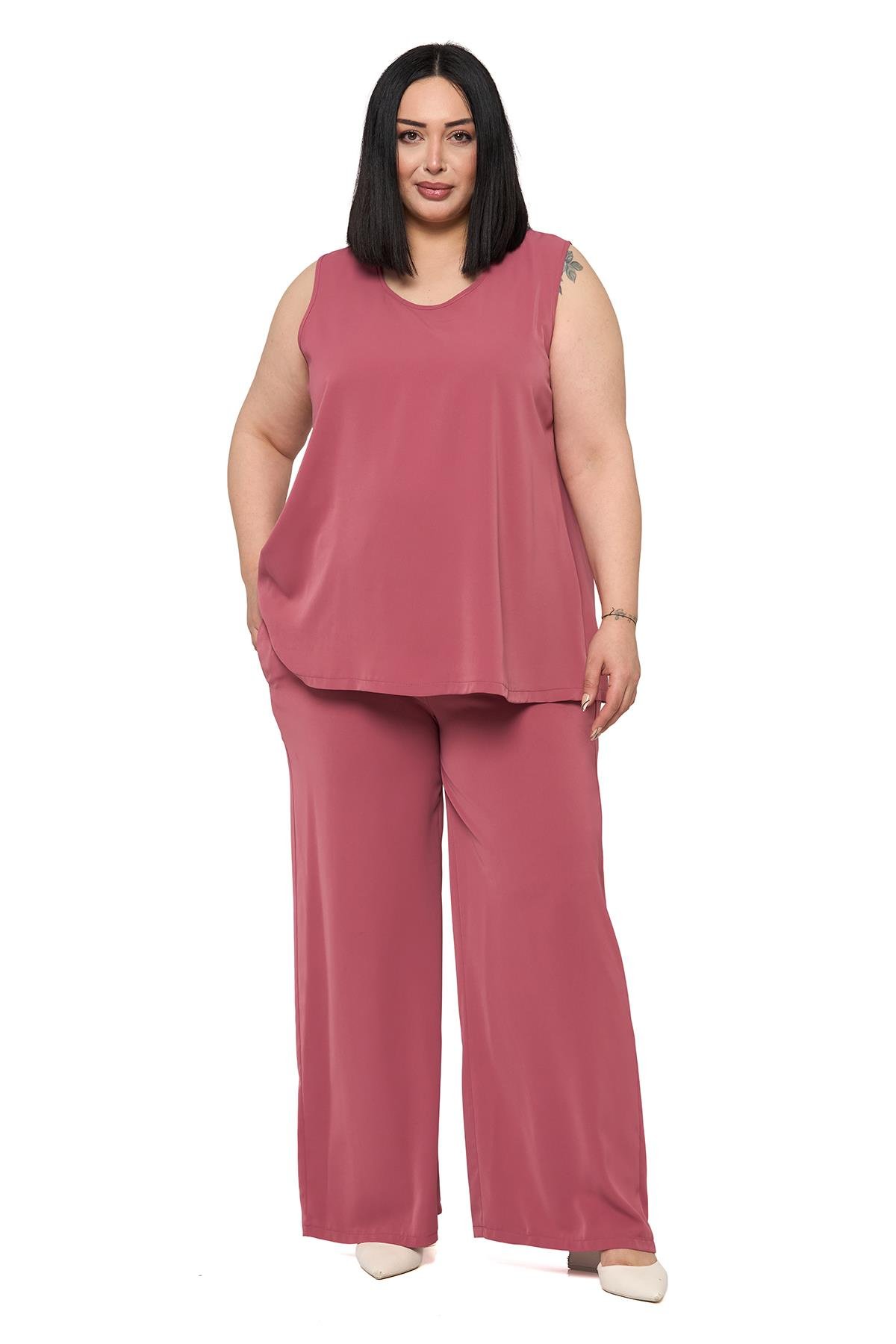 Bluz | Pantolon TakımlarDisentis Modest Büyük Beden Kolsuz Bluz Bol Paça Pantolon Gül Kurusu İkili TakımDISENTIS MODESTBüyük Beden Kolsuz Bluz Bol Paça Pantolon Gül Kurusu İkili Takım