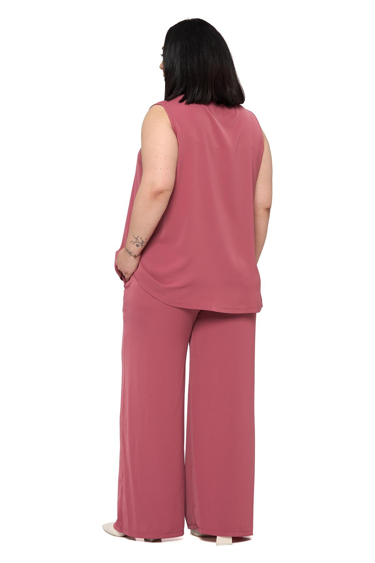 Bluz | Pantolon TakımlarDisentis Modest Büyük Beden Kolsuz Bluz Bol Paça Pantolon Gül Kurusu İkili TakımDISENTIS MODESTBüyük Beden Kolsuz Bluz Bol Paça Pantolon Gül Kurusu İkili Takım