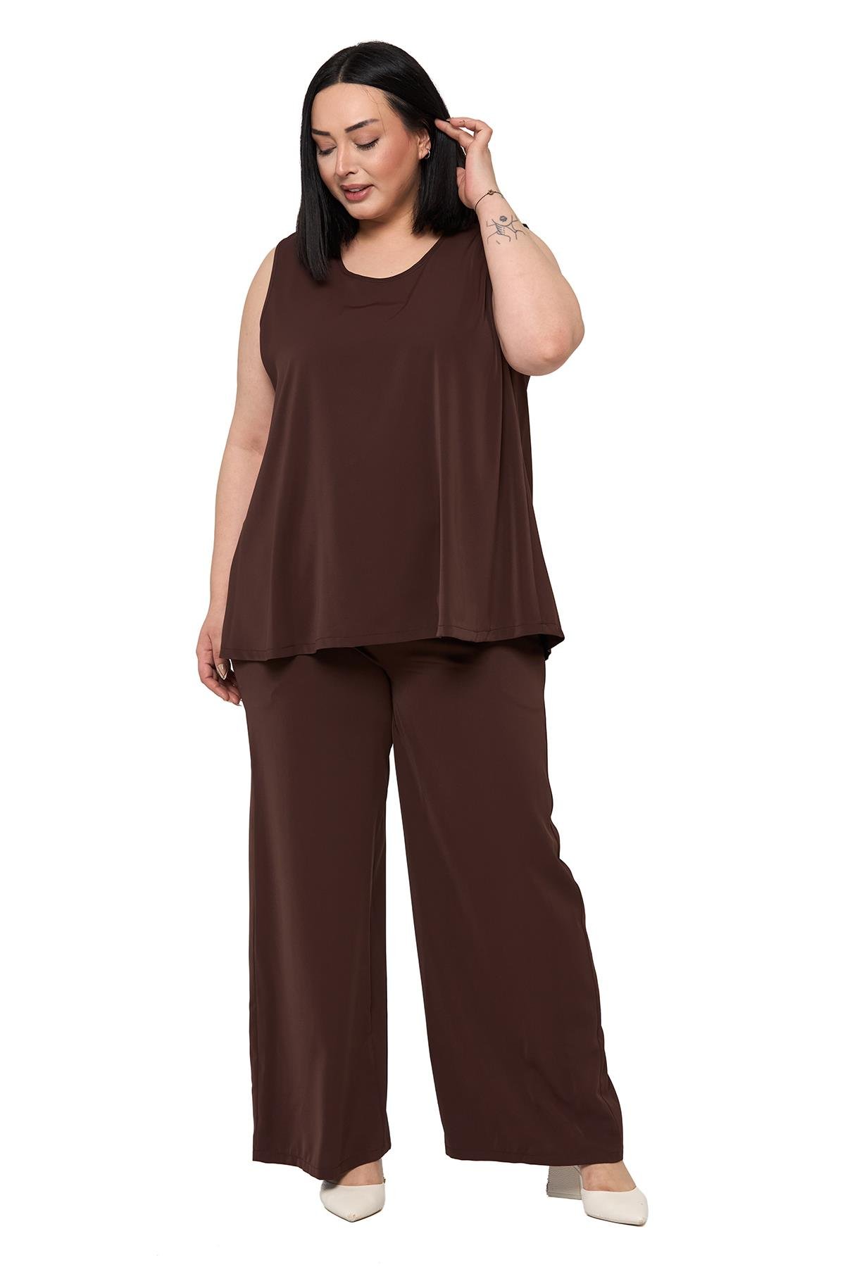 Bluz | Pantolon TakımlarDisentis Modest Büyük Beden Kolsuz Bluz Bol Paça Pantolon Kahverengi İkili TakımDISENTIS MODESTBüyük Beden Kolsuz Bluz Bol Paça Pantolon Kahverengi İkili Takım