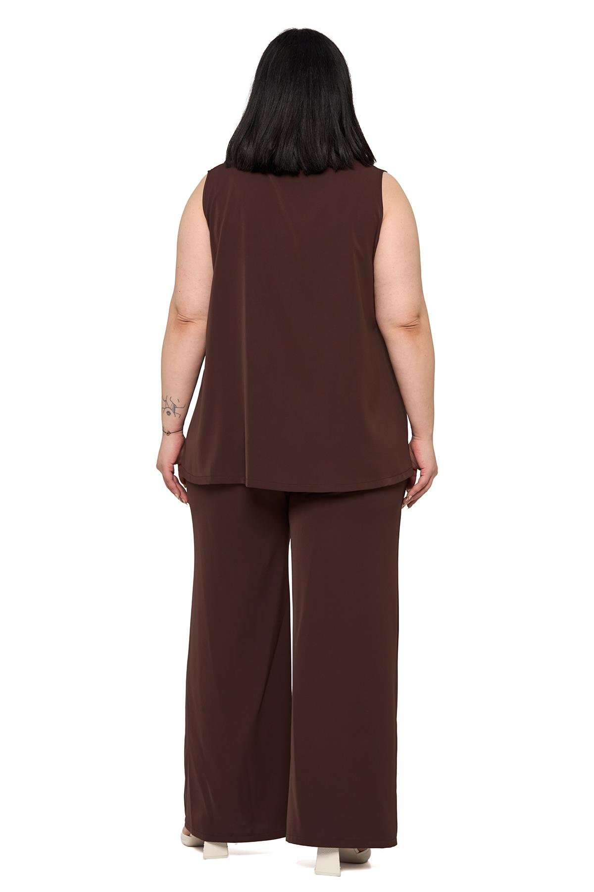 Bluz | Pantolon TakımlarDisentis Modest Büyük Beden Kolsuz Bluz Bol Paça Pantolon Kahverengi İkili TakımDISENTIS MODESTBüyük Beden Kolsuz Bluz Bol Paça Pantolon Kahverengi İkili Takım