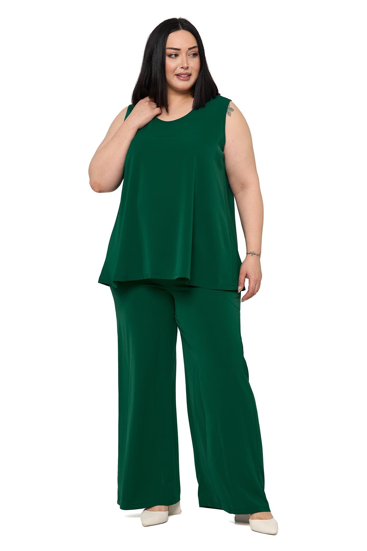 Bluz | Pantolon TakımlarDisentis Modest Büyük Beden Kolsuz Bluz Bol Paça Pantolon Zümrüt Yeşili İkili TakımDISENTIS MODESTBüyük Beden Kolsuz Bluz Bol Paça Pantolon Zümrüt Yeşili İkili Takım