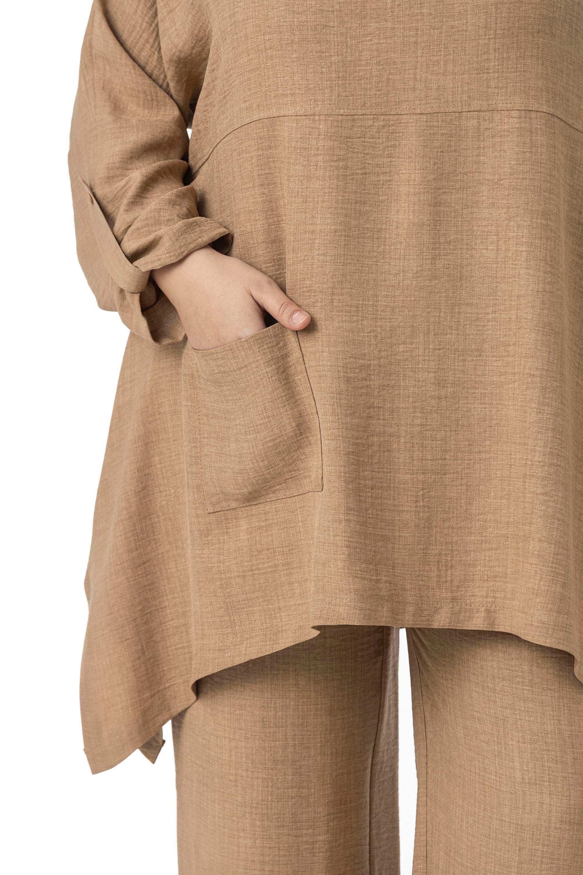 Blouse&pants setsDisentis Modest Büyük Beden Rahat Kesim Bluz Pantolon Vizon İkili TakımDISENTIS MODESTBüyük Beden Rahat Kesim Bluz Pantolon Vizon İkili Takım