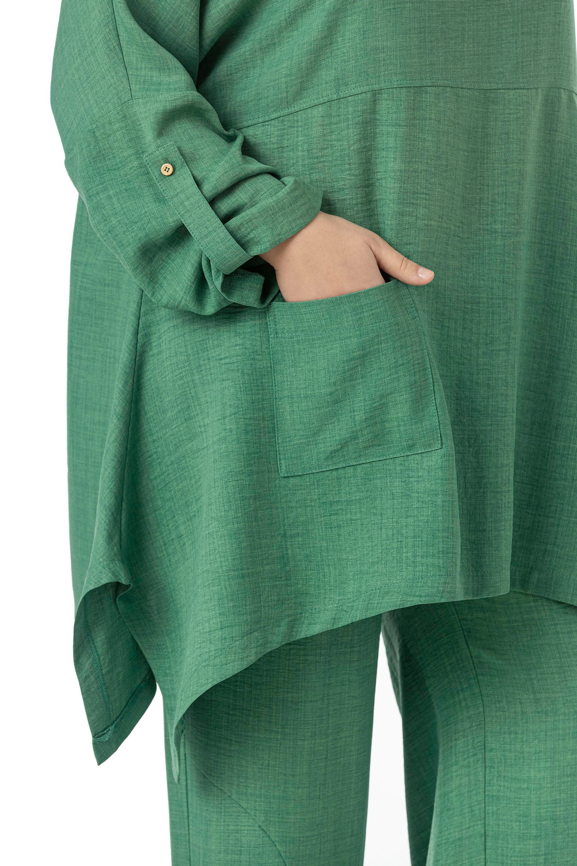 Bluz | Pantolon TakımlarDisentis Modest Büyük Beden Rahat Kesim Bluz Pantolon Yeşil İkili TakımDISENTIS MODESTBüyük Beden Rahat Kesim Bluz Pantolon Yeşil İkili Takım