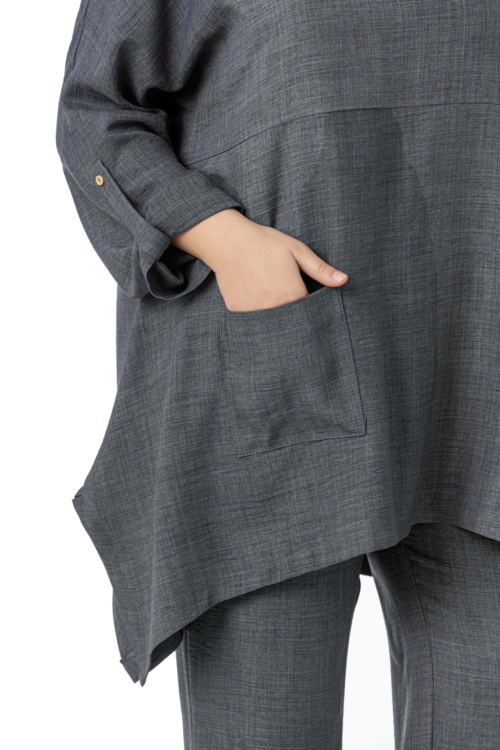 Bluz | Pantolon TakımlarDisentis Modest Büyük Beden Rahat Kesim Bluz Pantolon Gri İkili TakımDISENTIS MODESTBüyük Beden Rahat Kesim Bluz Pantolon Gri İkili Takım