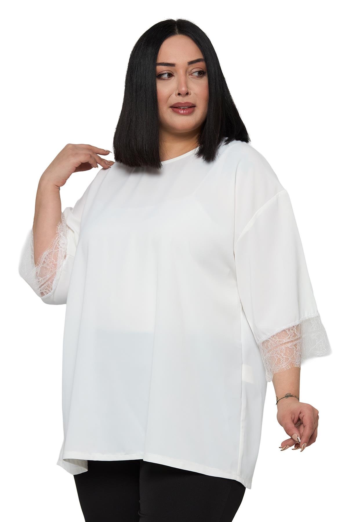 BluzDisentis Modest Büyük Beden Dantel Detaylı Yarım Kol Beyaz BluzDISENTIS MODESTBüyük Beden Dantel Detaylı Yarım Kol Beyaz Bluz