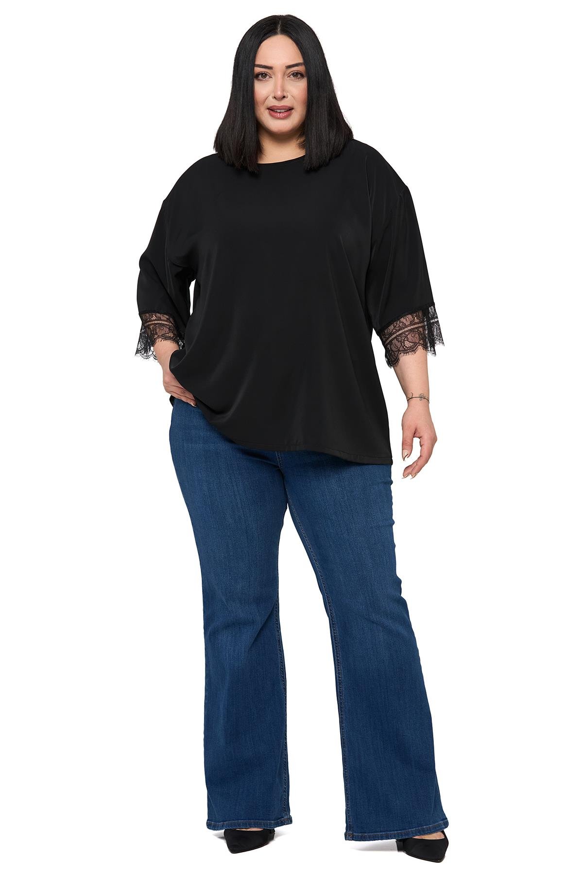 BluzDisentis Modest Büyük Beden Dantel Detaylı Yarım Kol Siyah BluzDISENTIS MODESTBüyük Beden Dantel Detaylı Yarım Kol Siyah Bluz