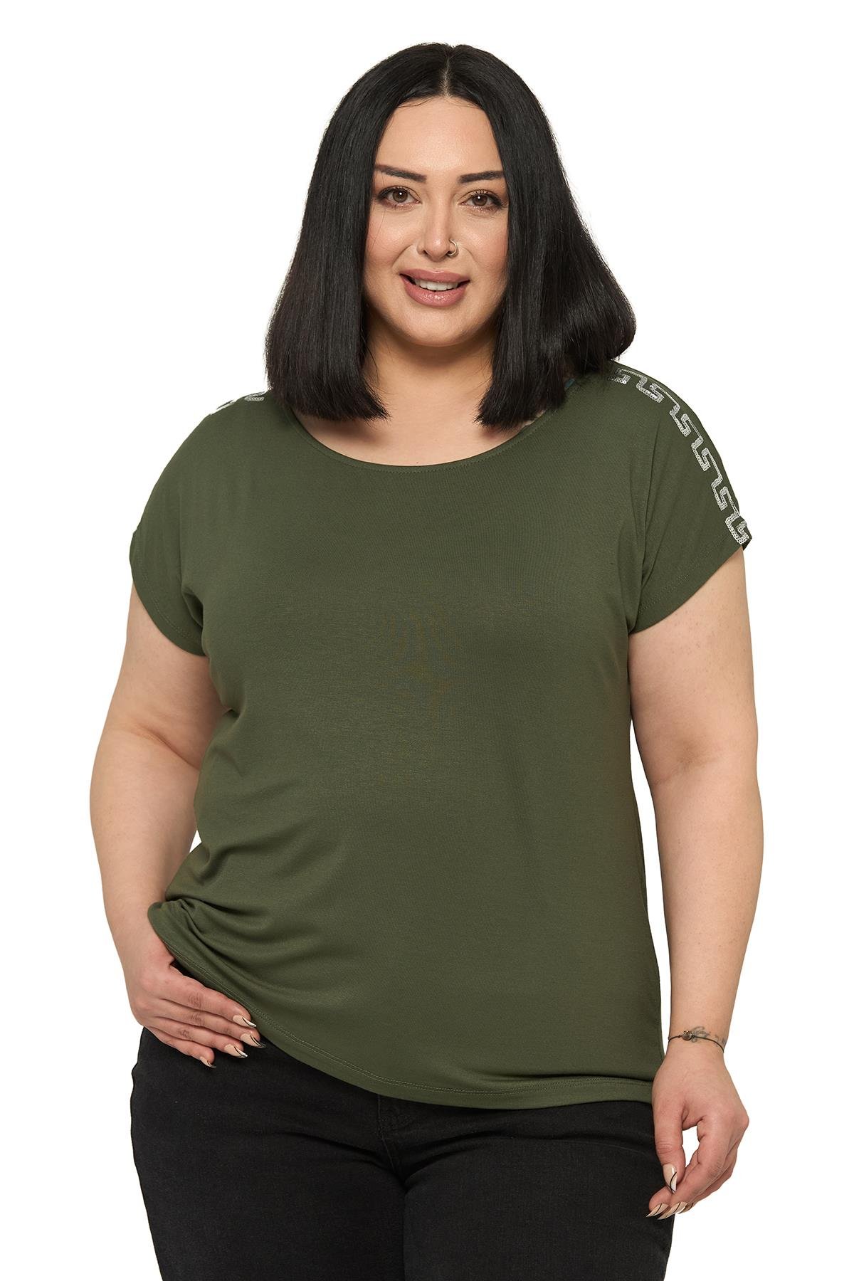 BluzDisentis Modest Büyük Beden Düşük Kısa Kollu Omuzda Şerit Desenli Haki BluzDISENTIS MODESTBüyük Beden Düşük Kısa Kollu Omuzda Şerit Desenli Haki Bluz