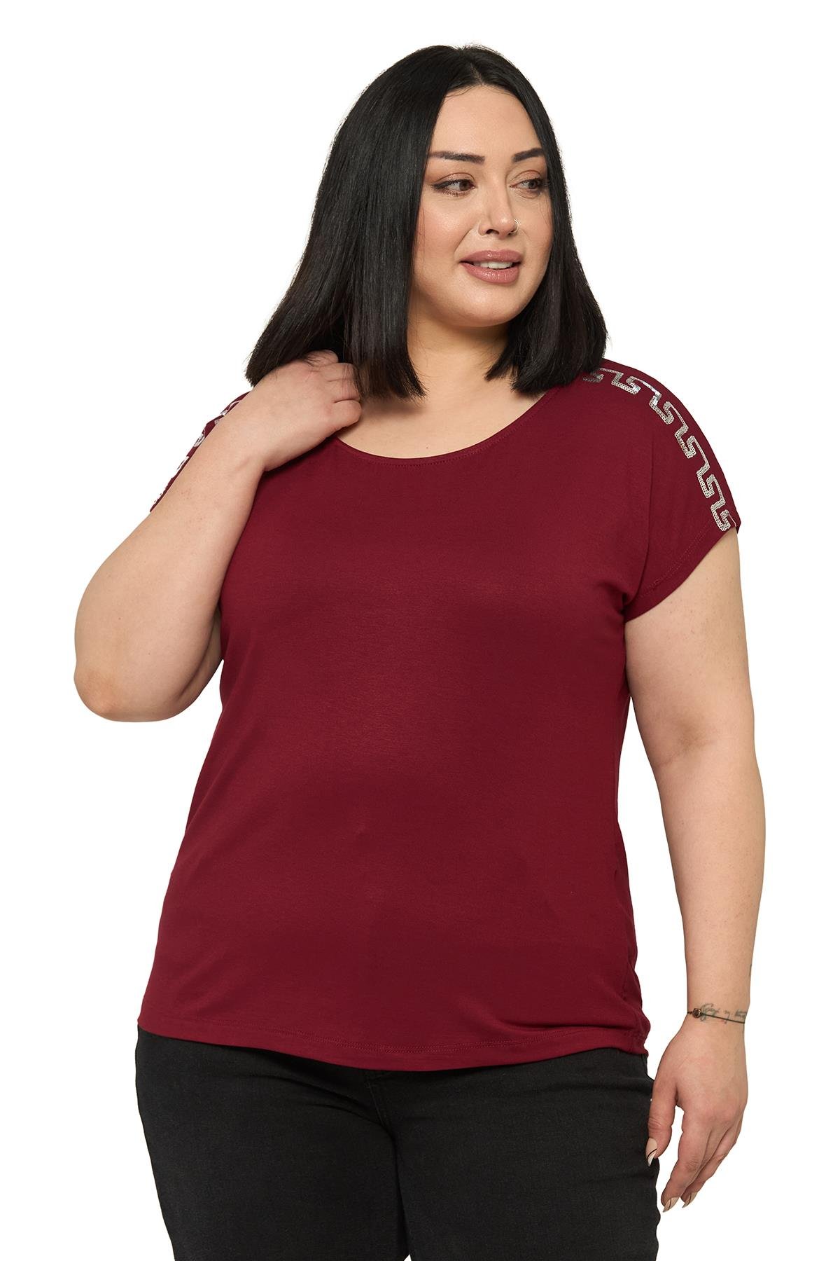 BluzDisentis Modest Büyük Beden Düşük Kısa Kollu Omuzda Şerit Desenli Bordo BluzDISENTIS MODESTBüyük Beden Düşük Kısa Kollu Omuzda Şerit Desenli Bordo Bluz