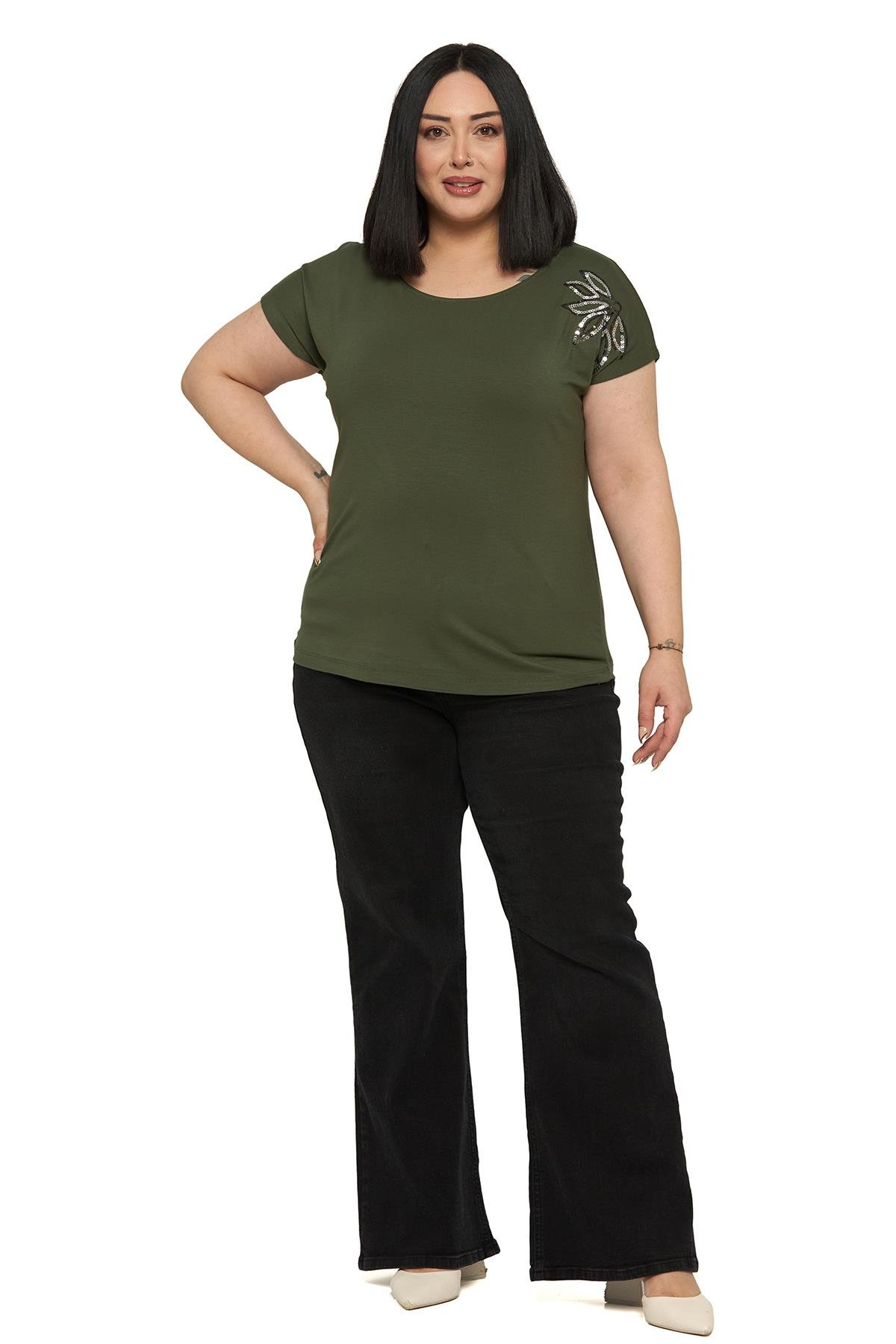 BluzDisentis Modest Büyük Beden Düşük Kısa Kollu Omuzda Yaprak Desenli Haki BluzDISENTIS MODESTBüyük Beden Düşük Kısa Kollu Omuzda Yaprak Desenli Haki Bluz