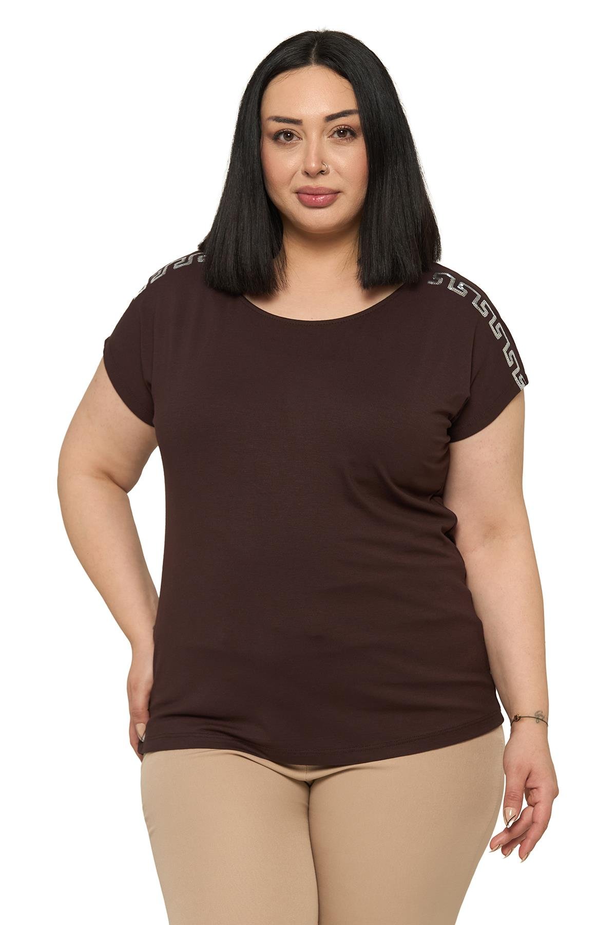 BluzDisentis Modest Büyük Beden Düşük Kısa Kollu Omuzda Şerit Desenli Kahverengi BluzDISENTIS MODESTBüyük Beden Düşük Kısa Kollu Omuzda Şerit Desenli Kahverengi Bluz