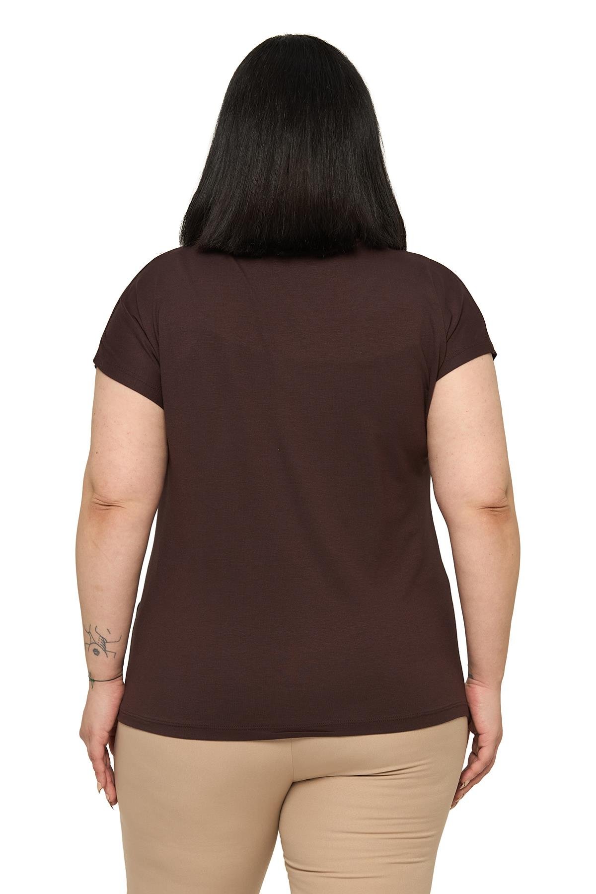 BluzDisentis Modest Büyük Beden Düşük Kısa Kollu Omuzda Papatya Desenli Kahverengi BluzDISENTIS MODESTBüyük Beden Düşük Kısa Kollu Omuzda Papatya Desenli Kahverengi Bluz