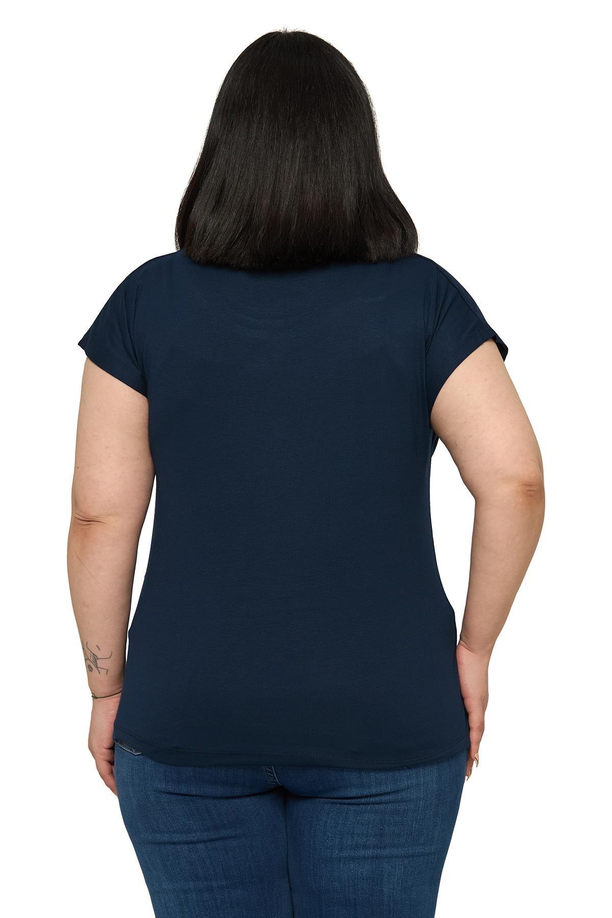 BluzDisentis Modest Büyük Beden Düşük Kısa Kollu Omuzda Yaprak Desenli Lacivert BluzDISENTIS MODESTBüyük Beden Düşük Kısa Kollu Omuzda Yaprak Desenli Lacivert Bluz