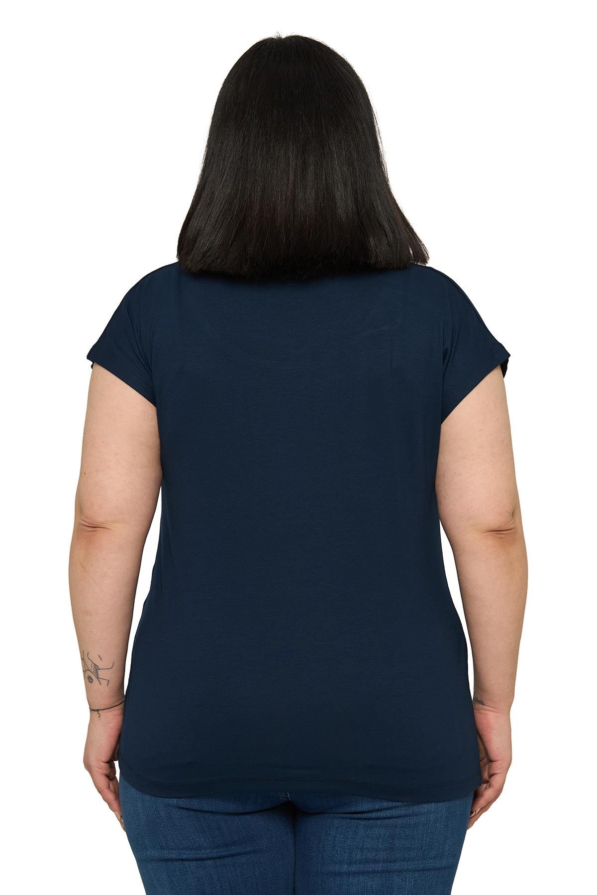 BluzDisentis Modest Büyük Beden Düşük Kısa Kollu Omuzda Damla Desenli Lacivert BluzDISENTIS MODESTBüyük Beden Düşük Kısa Kollu Omuzda Damla Desenli Lacivert Bluz