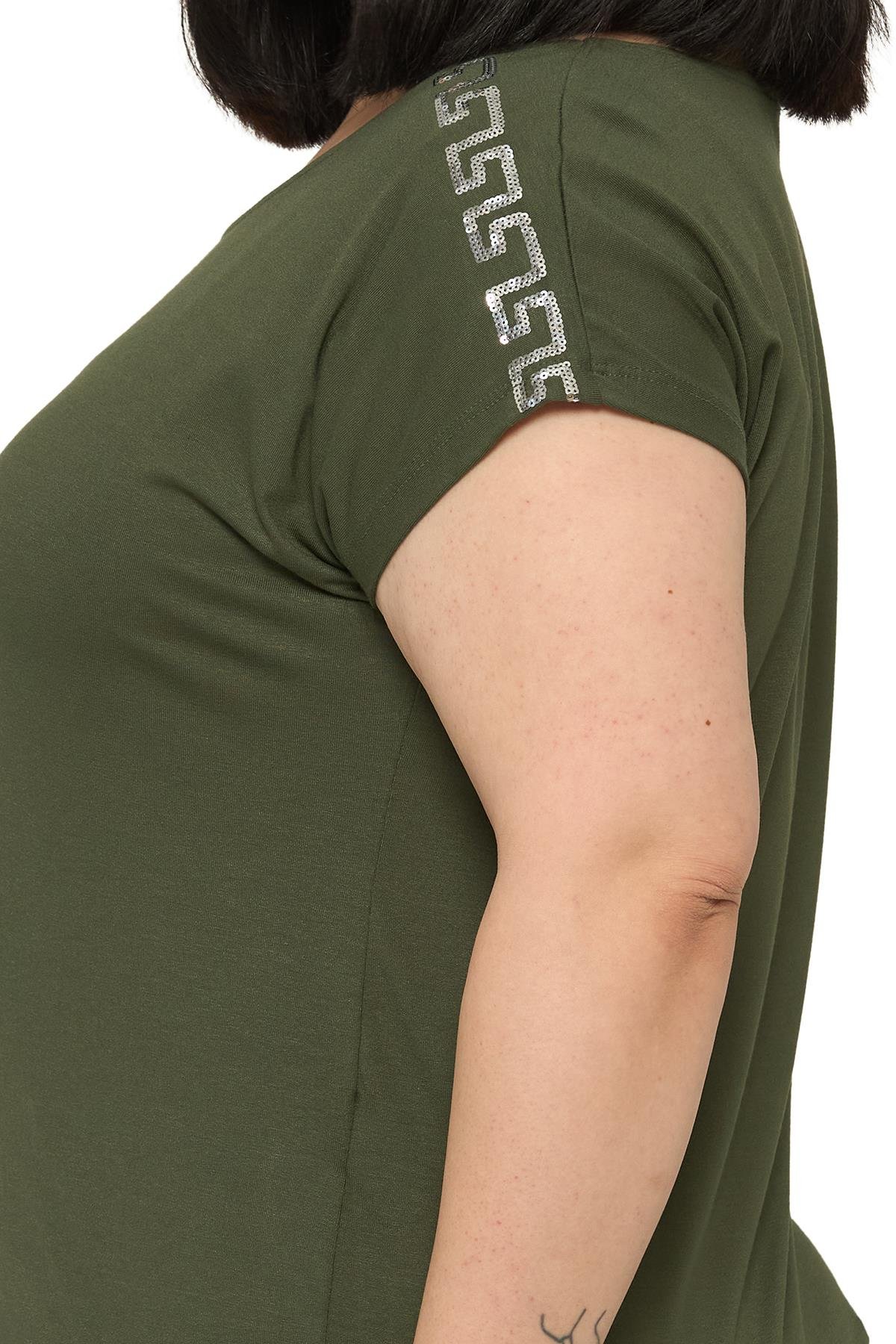 BluzDisentis Modest Büyük Beden Düşük Kısa Kollu Omuzda Şerit Desenli Haki BluzDISENTIS MODESTBüyük Beden Düşük Kısa Kollu Omuzda Şerit Desenli Haki Bluz