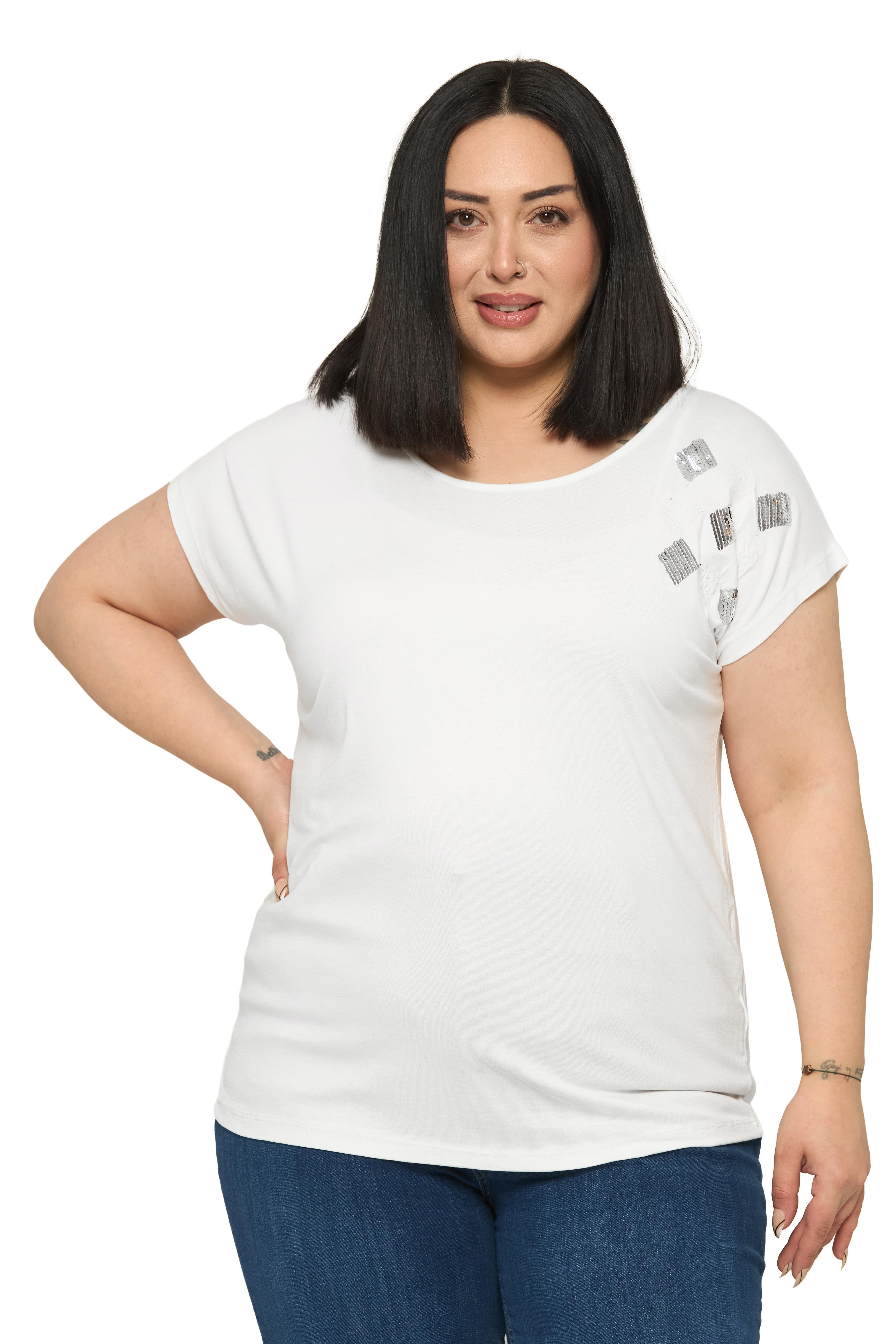 BluzDisentis Modest Büyük Beden Düşük Kısa Kollu Omuzda Baklava Desenli Ekru BluzDISENTIS MODESTBüyük Beden Düşük Kısa Kollu Omuzda Baklava Desenli Ekru Bluz