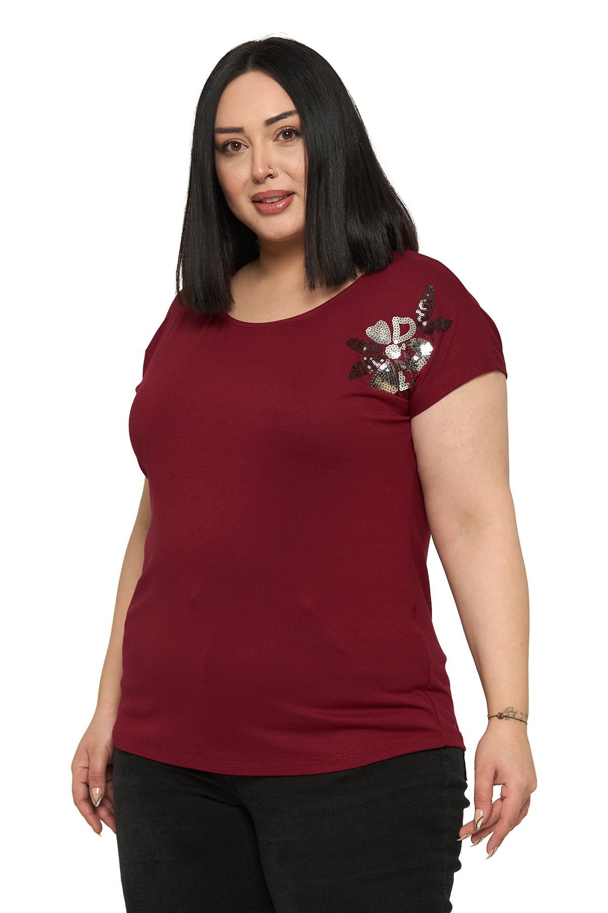 BluzDisentis Modest Büyük Beden Düşük Kısa Kollu Omuzda Papatya Desenli Bordo BluzDISENTIS MODESTBüyük Beden Düşük Kısa Kollu Omuzda Papatya Desenli Bordo Bluz