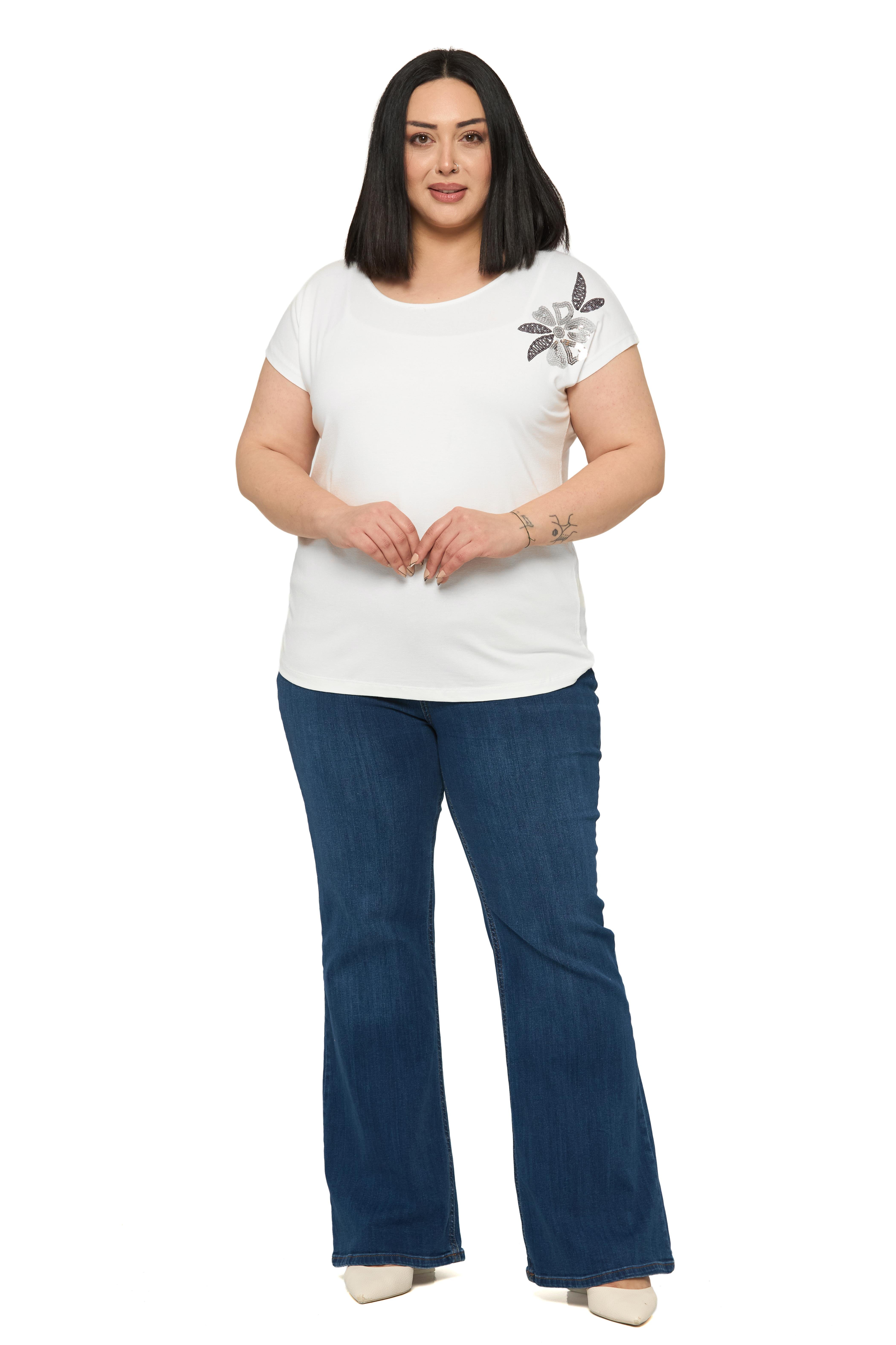 BluzDisentis Modest Büyük Beden Düşük Kısa Kollu Omuzda Papatya Desenli Ekru BluzDISENTIS MODESTBüyük Beden Düşük Kısa Kollu Omuzda Papatya Desenli Ekru Bluz