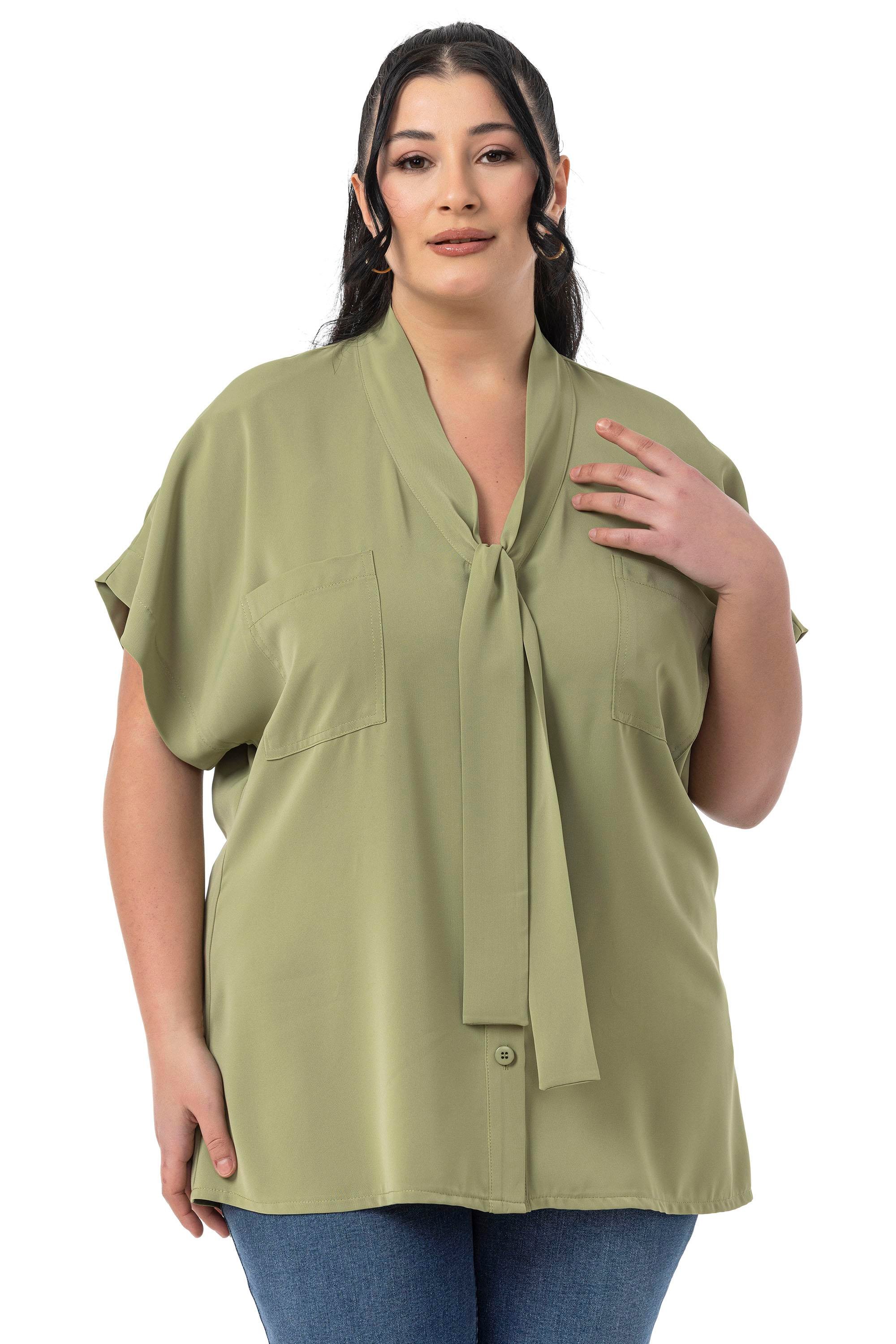 BluzDisentis Modest Büyük Beden Yakada Bağlama Detaylı Düşük Yarım Kollu Fıstık Yeşili BluzDISENTIS MODESTBüyük Beden Yakada Bağlama Detaylı Düşük Yarım Kollu Fıstık Yeşili Bluz