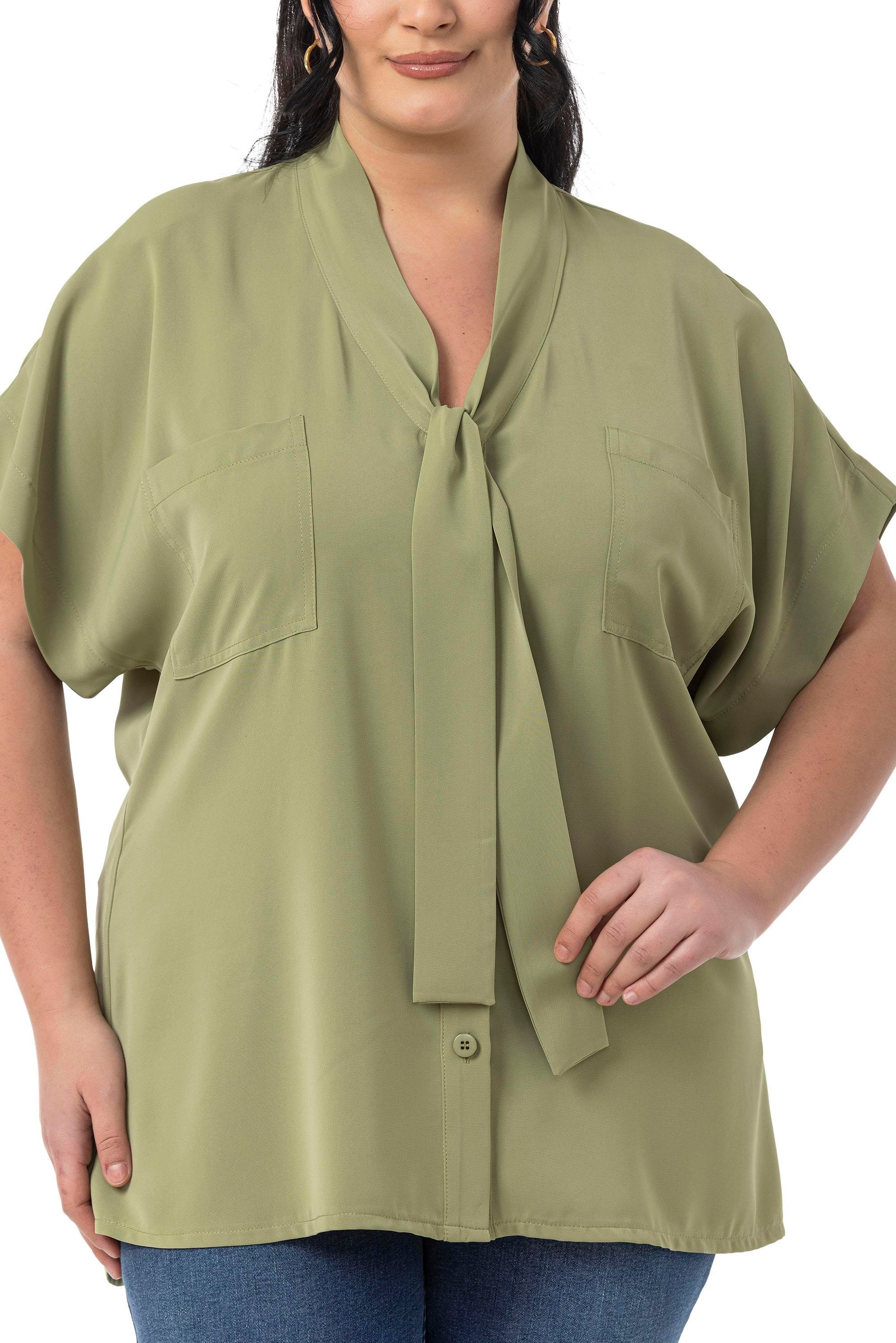 BluzDisentis Modest Büyük Beden Yakada Bağlama Detaylı Düşük Yarım Kollu Fıstık Yeşili BluzDISENTIS MODESTBüyük Beden Yakada Bağlama Detaylı Düşük Yarım Kollu Fıstık Yeşili Bluz