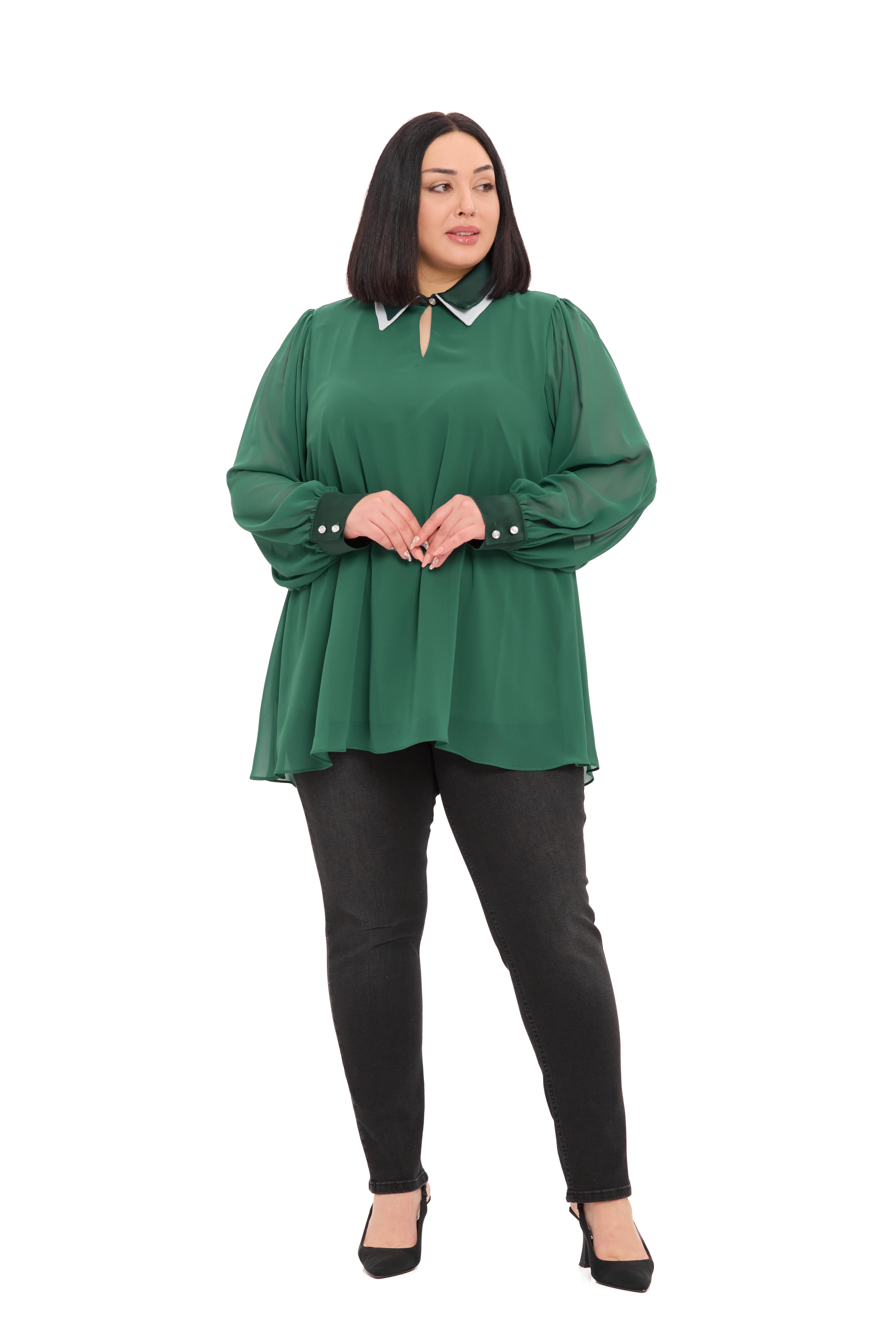 BluzDisentis Modest Büyük Beden Yakası Çift Kat Şifon Astarlı Zümrüt Yeşili BluzDISENTIS MODESTBüyük Beden Yakası Çift Kat Şifon Astarlı Zümrüt Yeşili Bluz