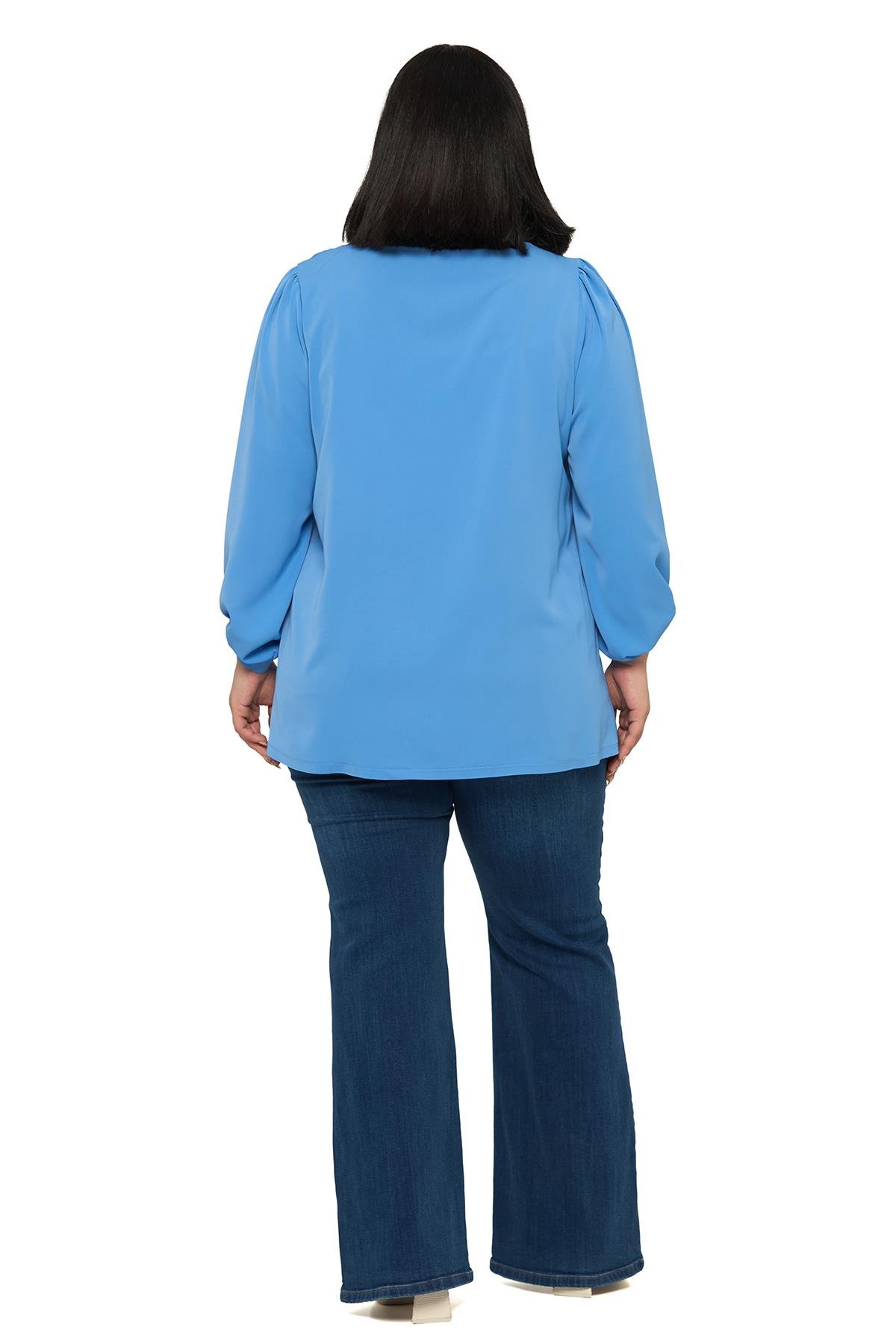 BluzDisentis Modest Büyük Beden Yuvarlak Yaka Truvakar Büzgülü Kollu Rahat Kesim İndigo BluzDISENTIS MODESTBüyük Beden Yuvarlak Yaka Truvakar Büzgülü Kollu Rahat Kesim İndigo Bluz