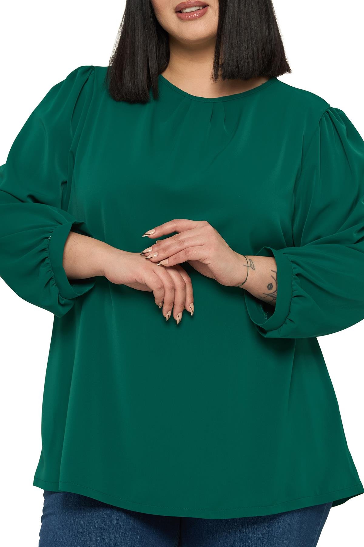 BluzDisentis Modest Büyük Beden Yuvarlak Yaka Truvakar Büzgülü Kollu Rahat Kesim Zümrüt Yeşili BluzDISENTIS MODESTBüyük Beden Yuvarlak Yaka Truvakar Büzgülü Kollu Rahat Kesim Zümrüt Yeşili Bluz
