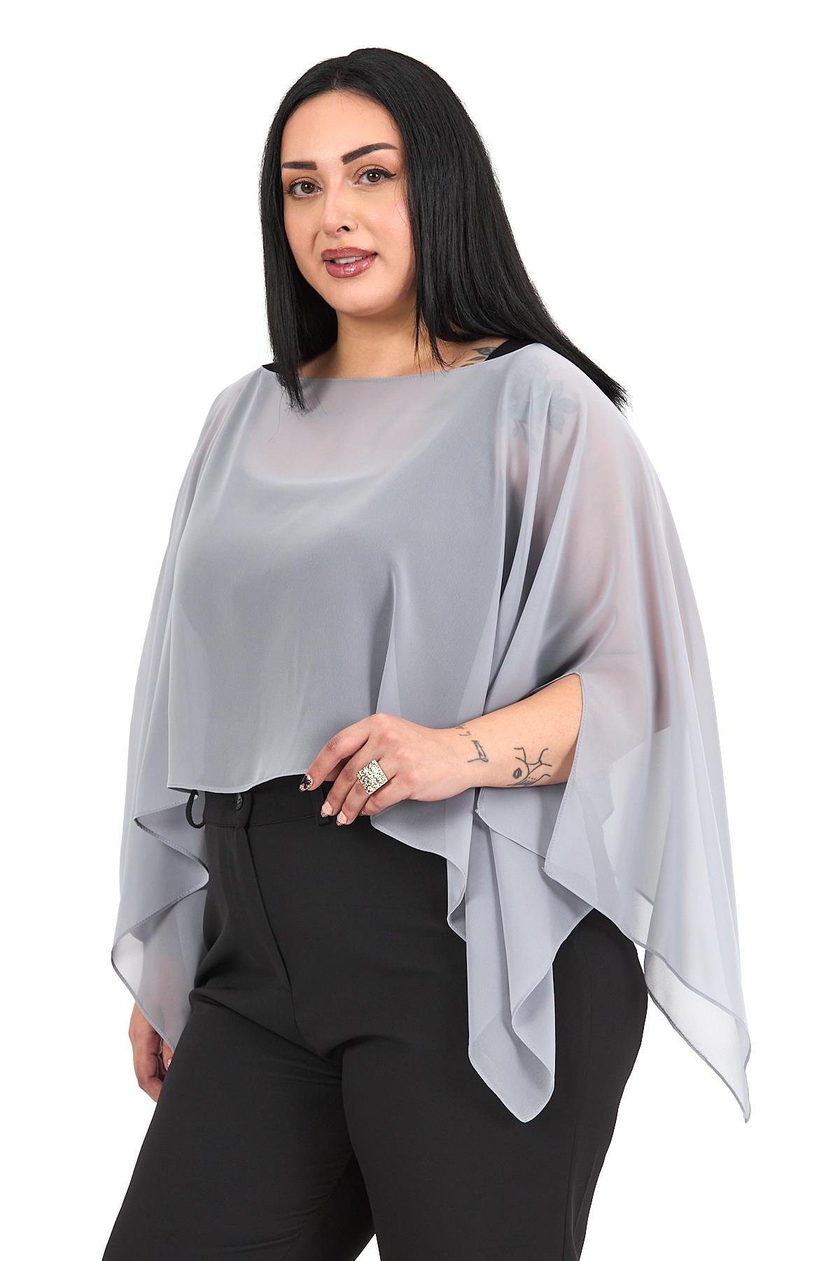 Bolero | Kimono | KapDisentis Modest Büyük Beden Asimetrik Kesim Şifon Açık Gri Pelerin BoleroDISENTIS MODESTBüyük Beden Asimetrik Kesim Şifon Açık Gri Pelerin Bolero