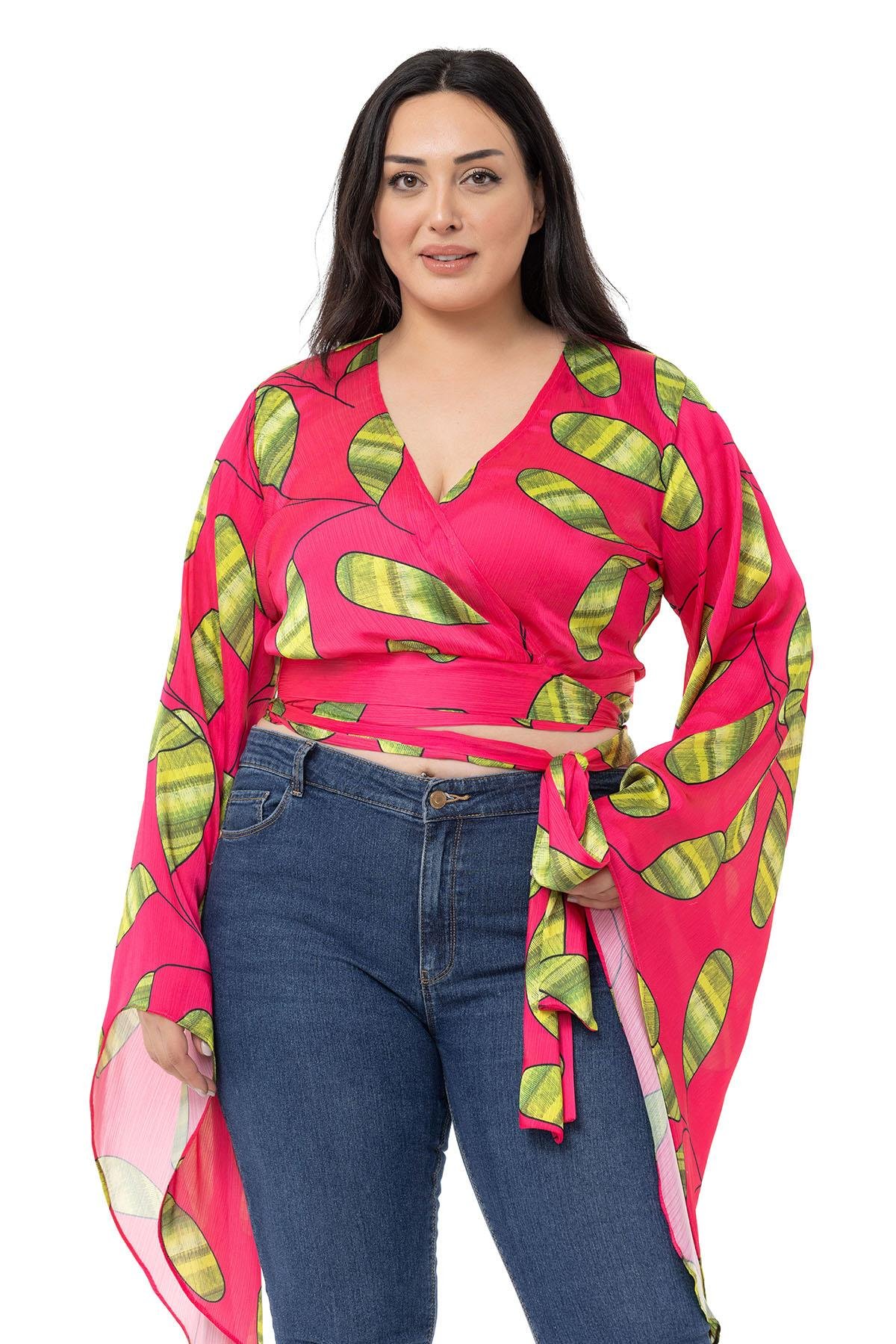 Bolero&KimonoDisentis Modest Büyük Beden Belden Bağlamalı Kol Detaylı Saten Fuşya BoleroDISENTIS MODESTBüyük Beden Belden Bağlamalı Kol Detaylı Saten Fuşya Bolero