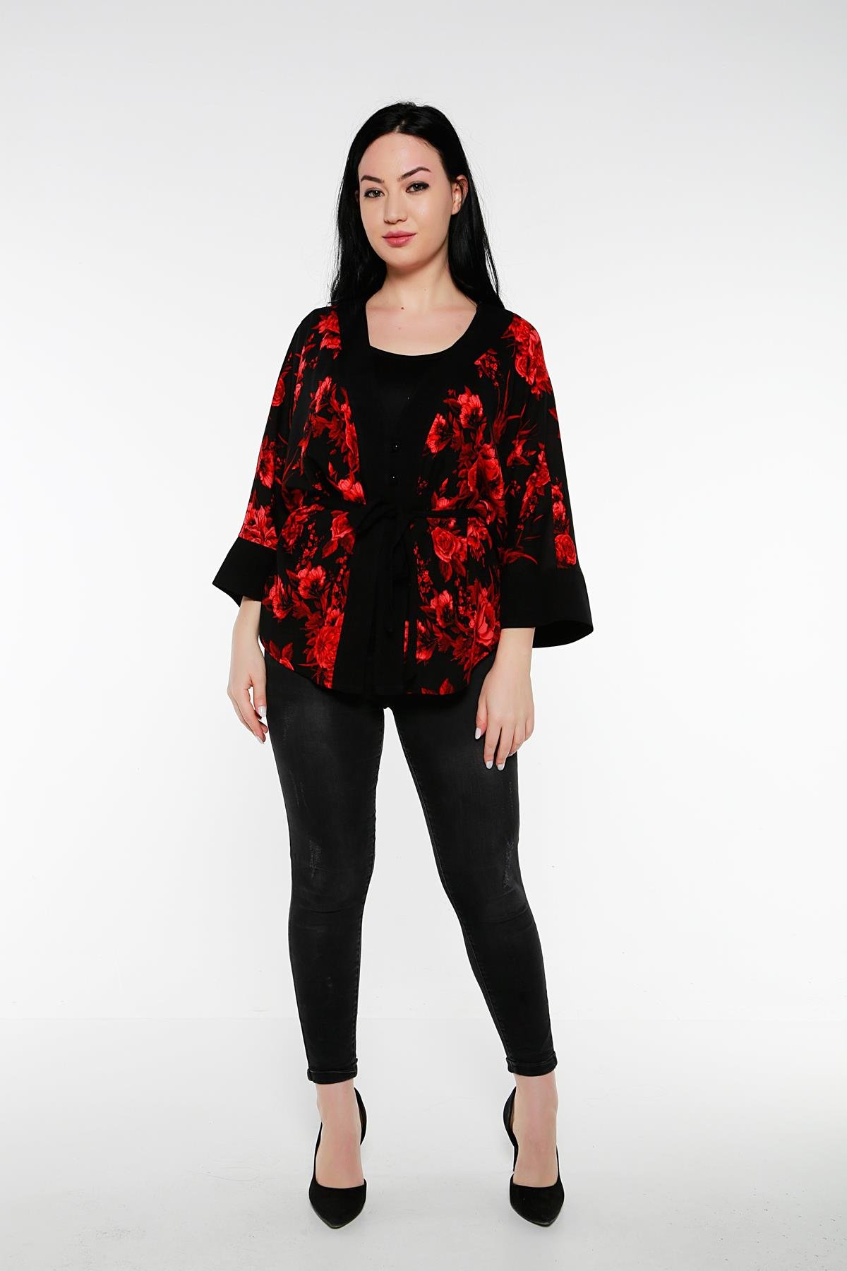 Bolero | Kimono | KapdisentisÖnden Bağlamalı ve Düğmeli Kolları Geniş Büyük Çiçekli Kırmızı Siyah Kimono