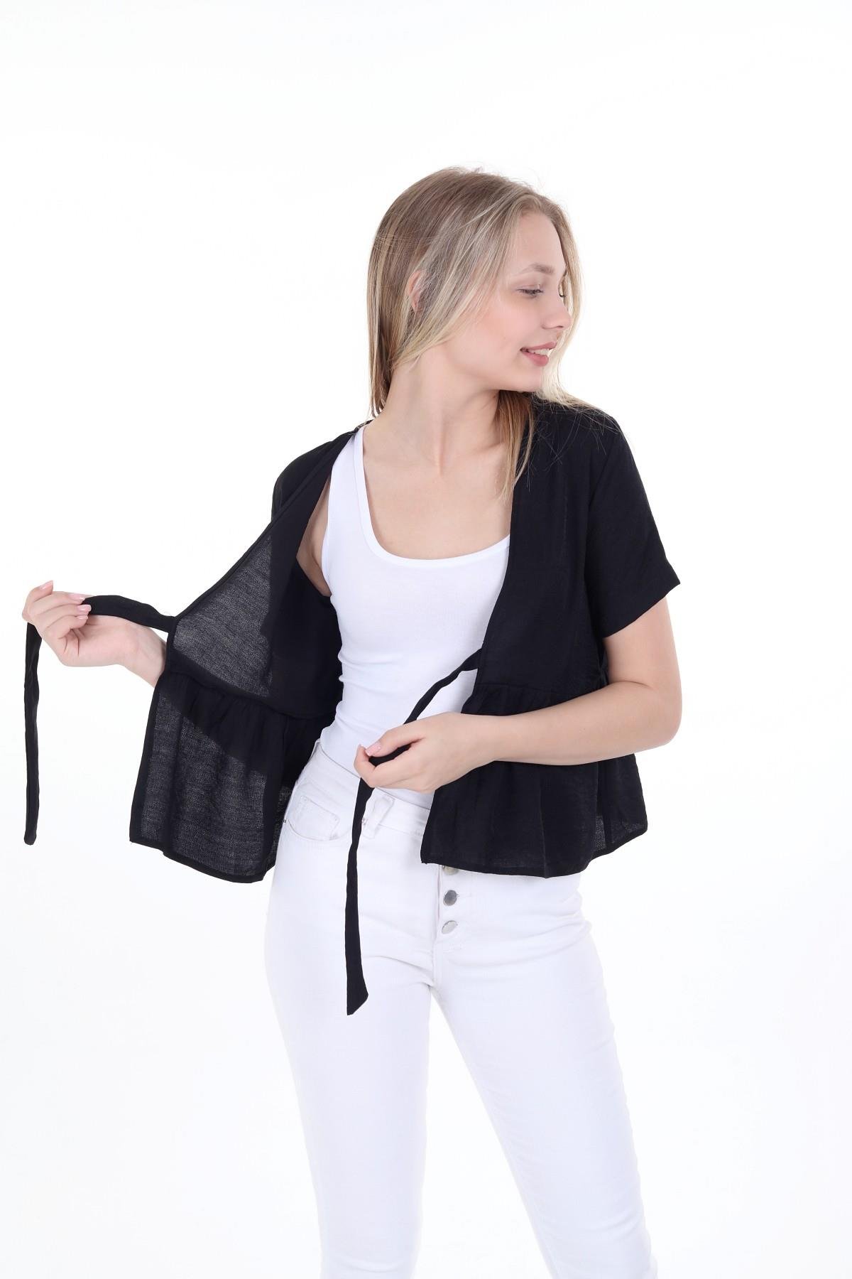 Bolero | Kimono | KapÖnden Bağlamalı Yarım Kollu Siyah BolerodisentisÖnden Bağlamalı Yarım Kollu Siyah Bolero