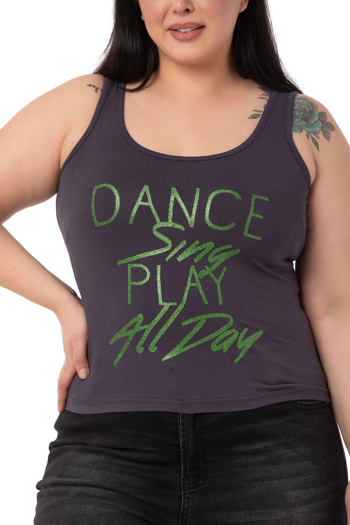 DISENTIS MODEST BÜYÜK BEDEN ASKILI YAZILI ANTRASİT T-SHIRTDISENTIS MODESTBüyük Beden Askılı Yazılı Antrasit T-shirt