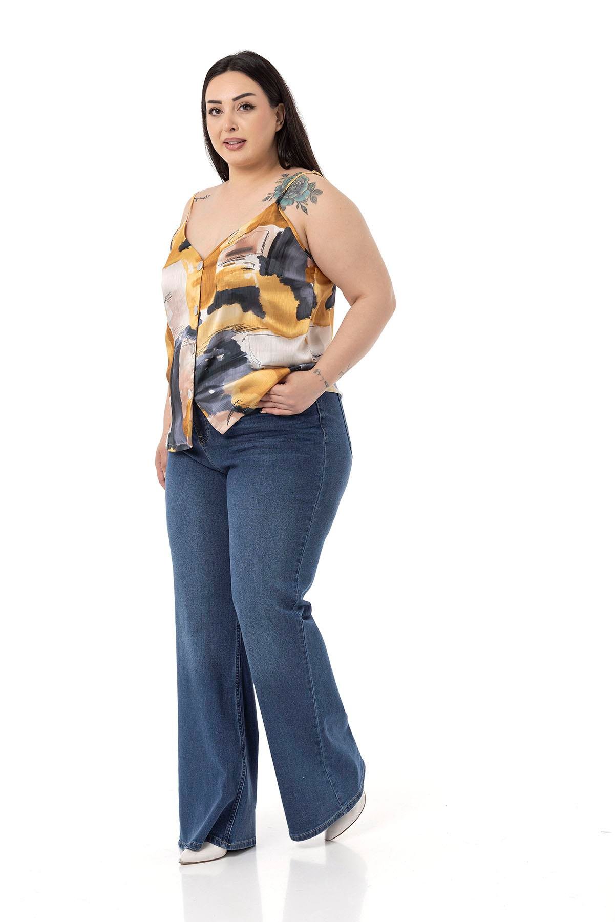 Disentis Modest Büyük Beden Ayarlanabilir İnce Askılı Önü Düğmeli Batik Desenli Hardal Bluz DISENTIS MODESTBüyük Beden Ayarlanabilir İnce Askılı Önü Düğmeli Batik Desenli Hardal Bluz 