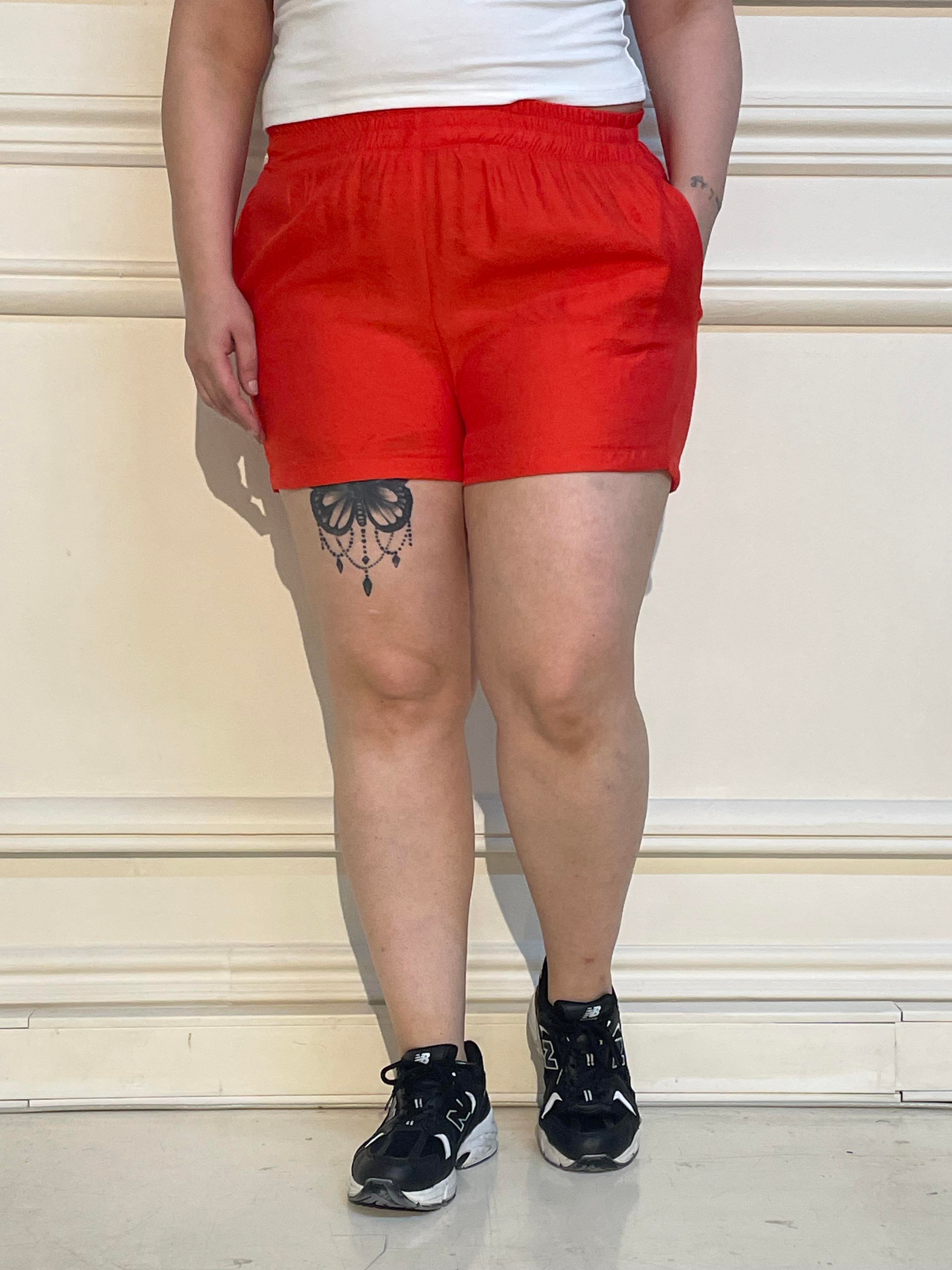 Disentis Modest Büyük Beden Beli Lastikli Yandan Cepli Turuncu ŞortDISENTIS MODESTBüyük Beden Beli Lastikli Yandan Cepli Turuncu Şort