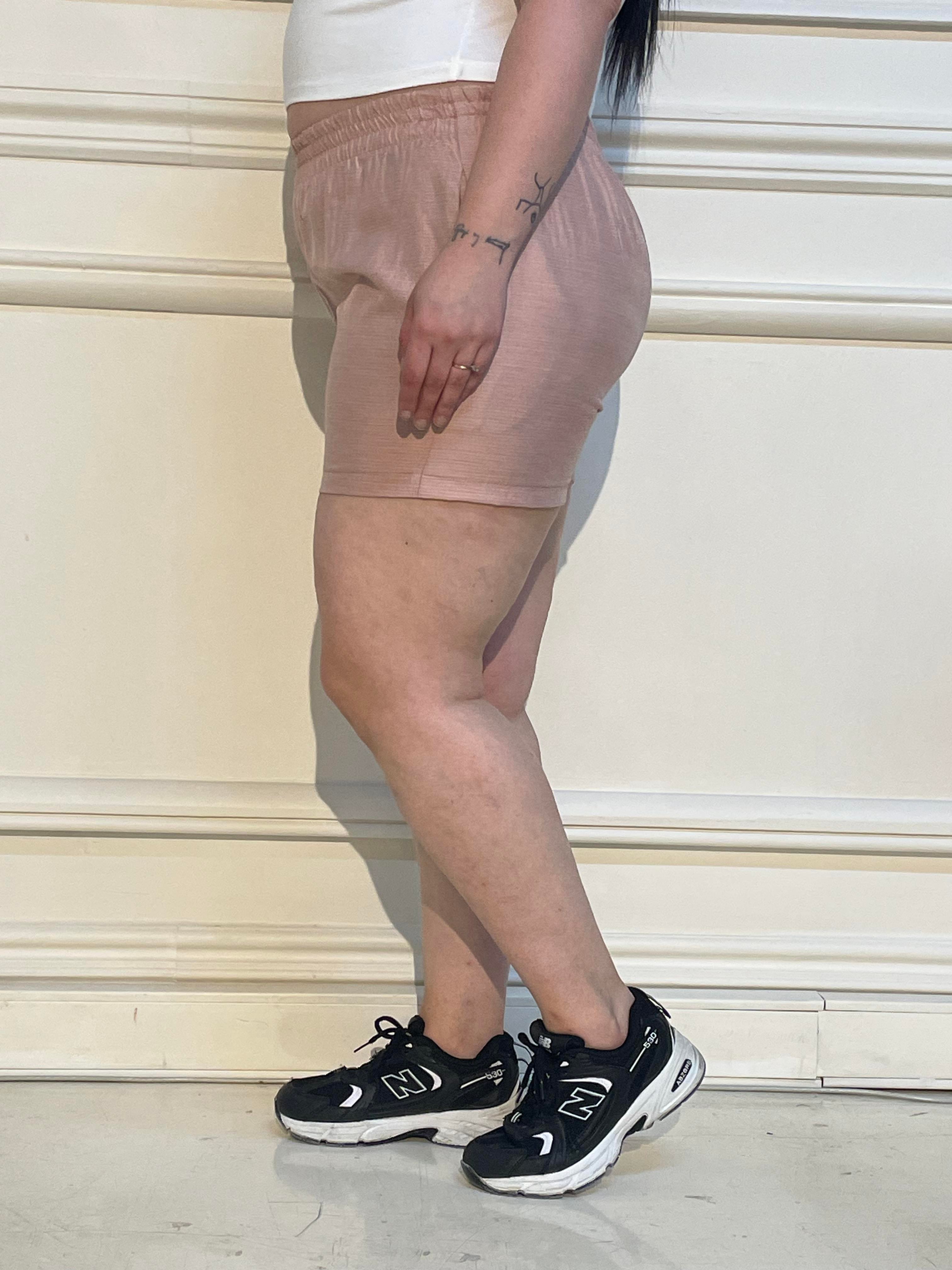 Disentis Modest Büyük Beden Beli Lastikli Yandan Cepli Somon ŞortDISENTIS MODESTBüyük Beden Beli Lastikli Yandan Cepli Somon Şort