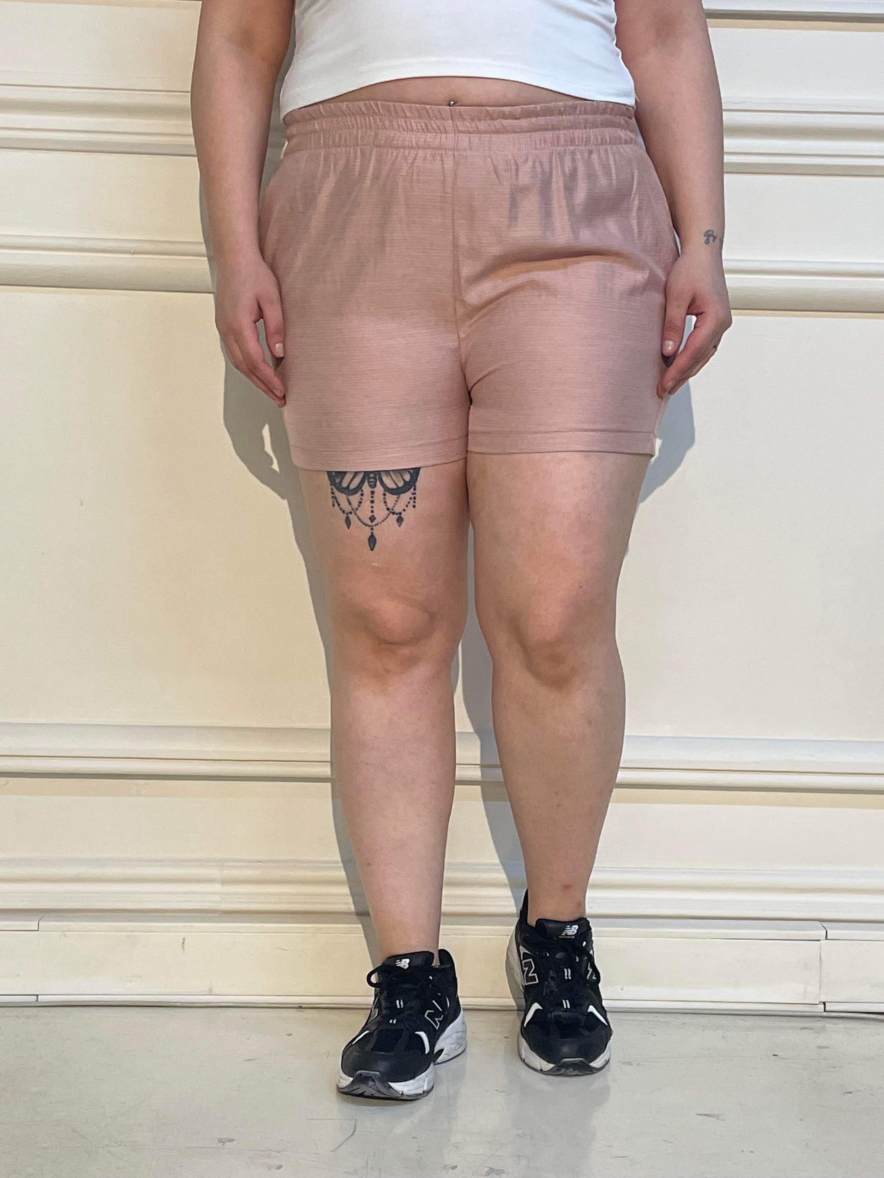 Disentis Modest Büyük Beden Beli Lastikli Yandan Cepli Somon ŞortDISENTIS MODESTBüyük Beden Beli Lastikli Yandan Cepli Somon Şort