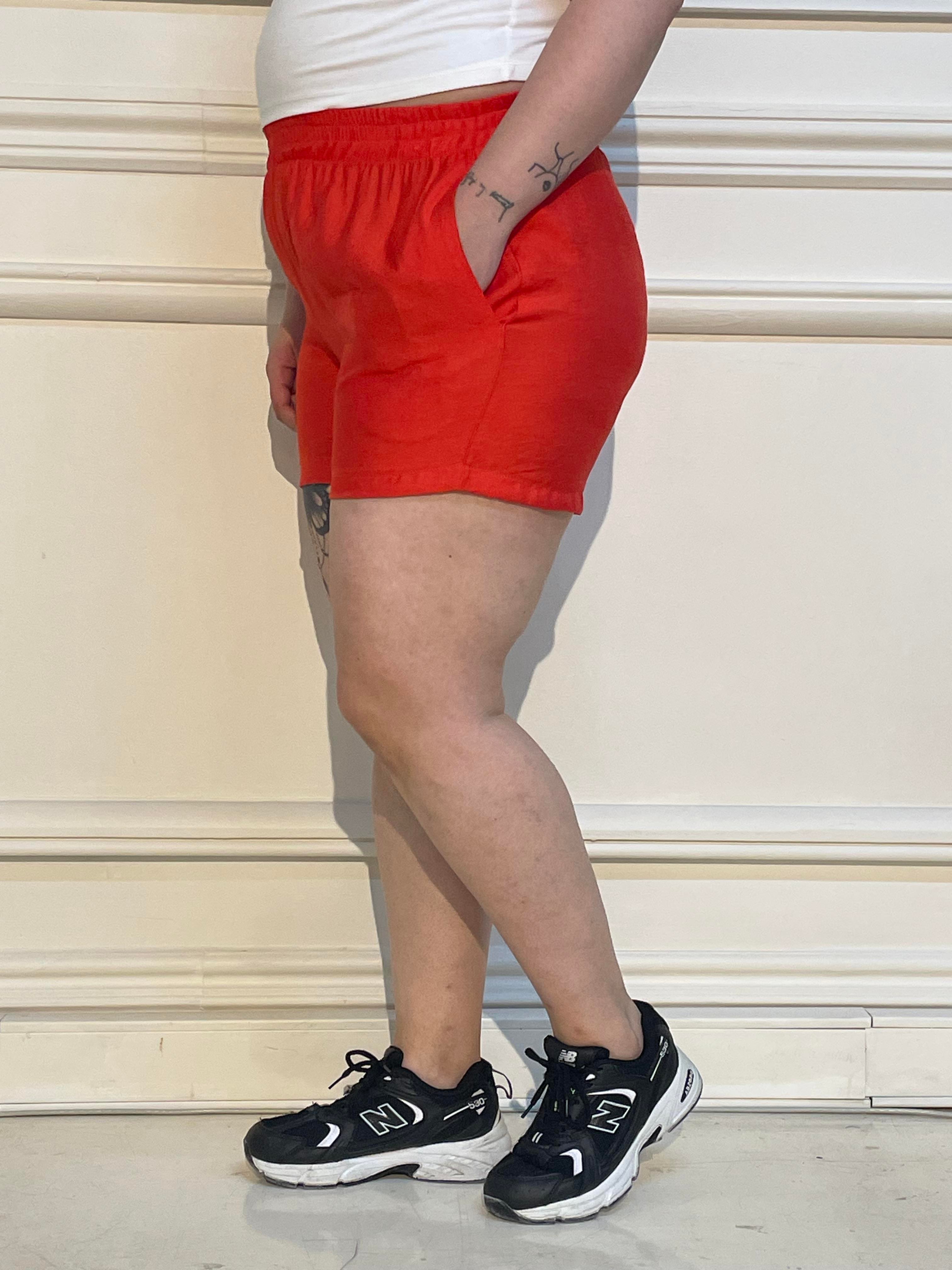 Disentis Modest Büyük Beden Beli Lastikli Yandan Cepli Turuncu ŞortDISENTIS MODESTBüyük Beden Beli Lastikli Yandan Cepli Turuncu Şort