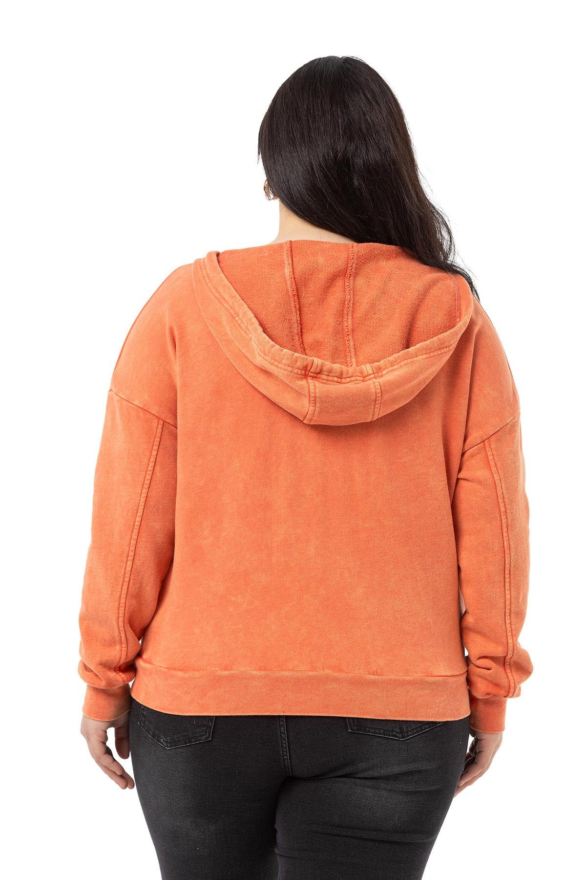 Disentis Modest Degaje Kapüşonlu Yaka Cepli Parça Boyalı Üç İplik Turuncu SweatshirtDISENTIS MODESTBüyük Beden Degaje Kapüşonlu Yaka Cepli Parça Boyalı Üç İplik Turuncu Sweatshirt