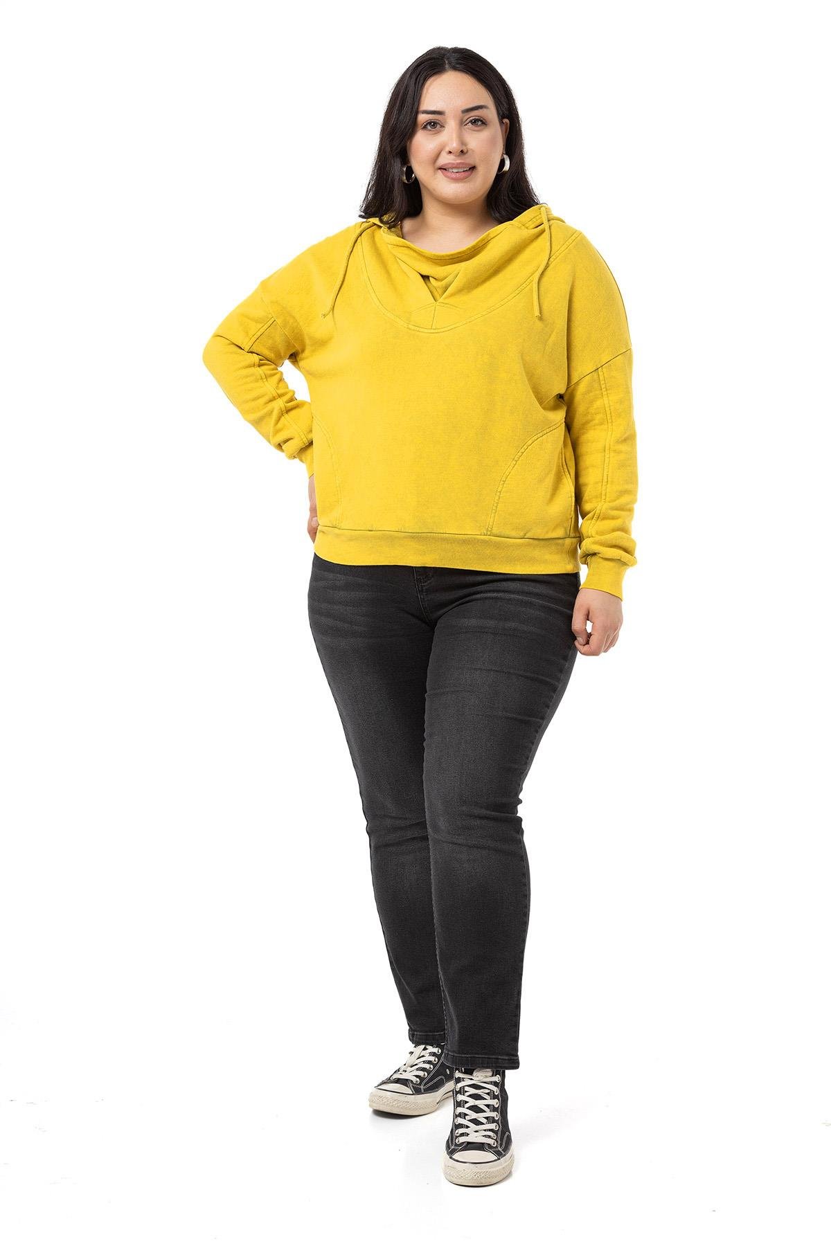 Disentis Modest Degaje Kapüşonlu Yaka Cepli Parça Boyalı Üç İplik Hardal SweatshirtDISENTIS MODESTBüyük Beden Degaje Kapüşonlu Yaka Cepli Parça Boyalı Üç İplik Hardal Sweatshirt