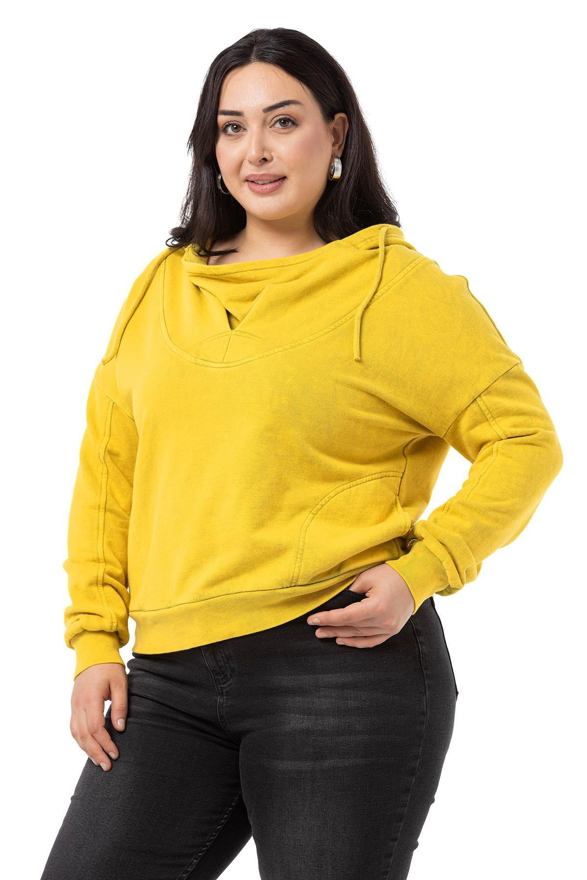 Disentis Modest Degaje Kapüşonlu Yaka Cepli Parça Boyalı Üç İplik Hardal SweatshirtDISENTIS MODESTBüyük Beden Degaje Kapüşonlu Yaka Cepli Parça Boyalı Üç İplik Hardal Sweatshirt