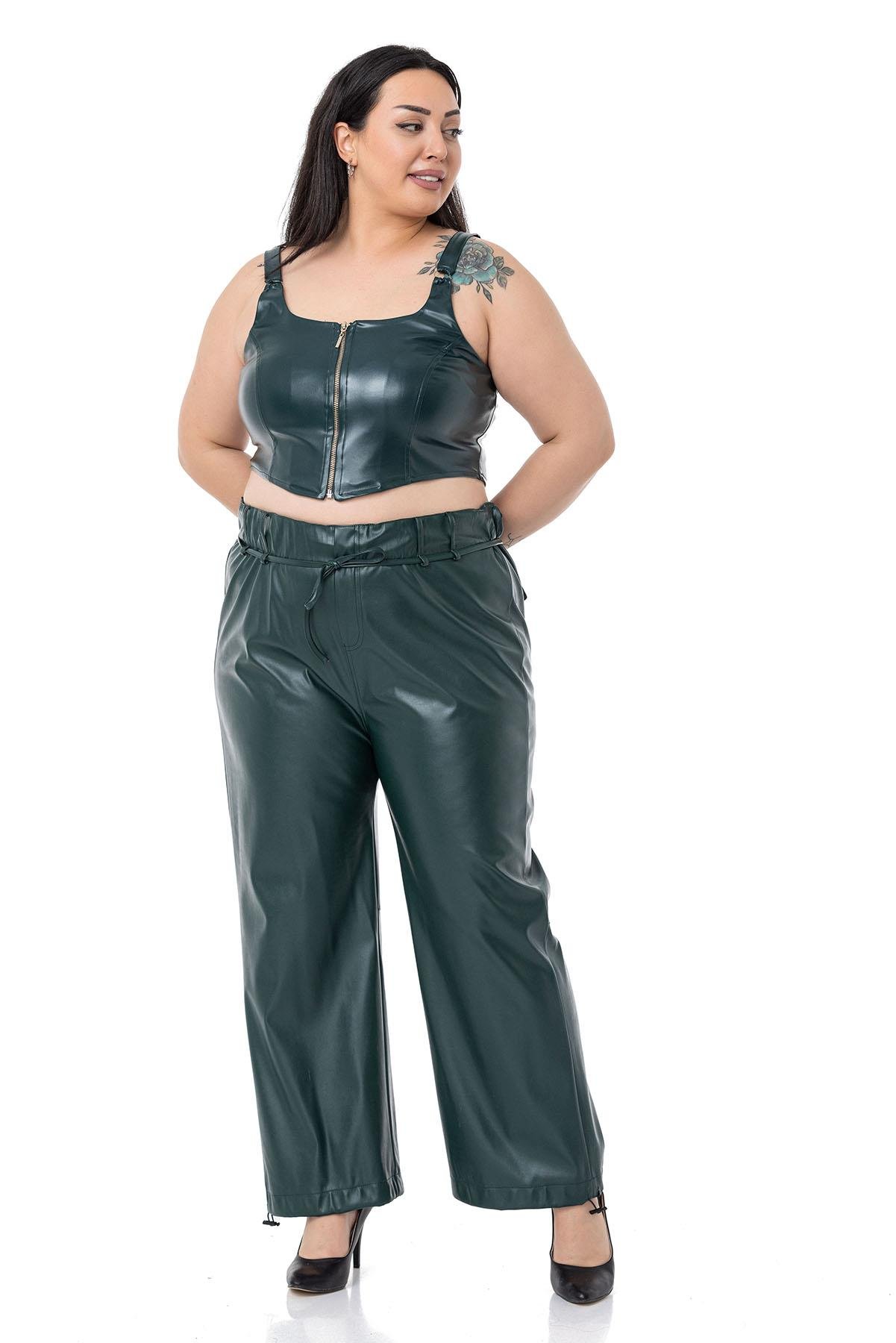 DISENTIS MODEST GENC BUYUK BEDEN DERI BUSTIYERDISENTIS MODESTBüyük Beden Fermuar Detaylı Deri Haki Büstiyer