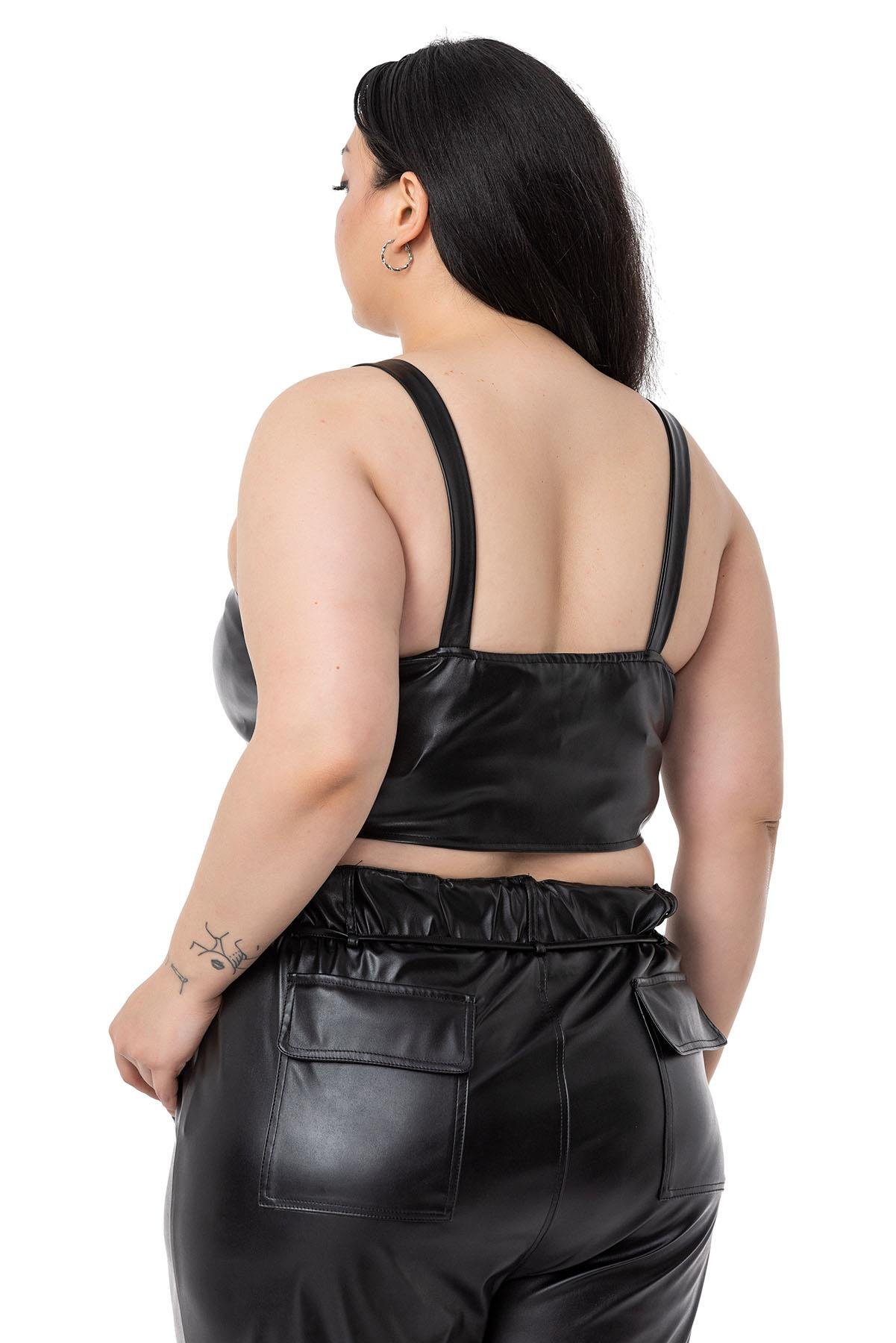 DISENTIS MODEST GENC BUYUK BEDEN DERI BUSTIYERDISENTIS MODESTBüyük Beden Fermuar Detaylı Deri Siyah Büstiyer