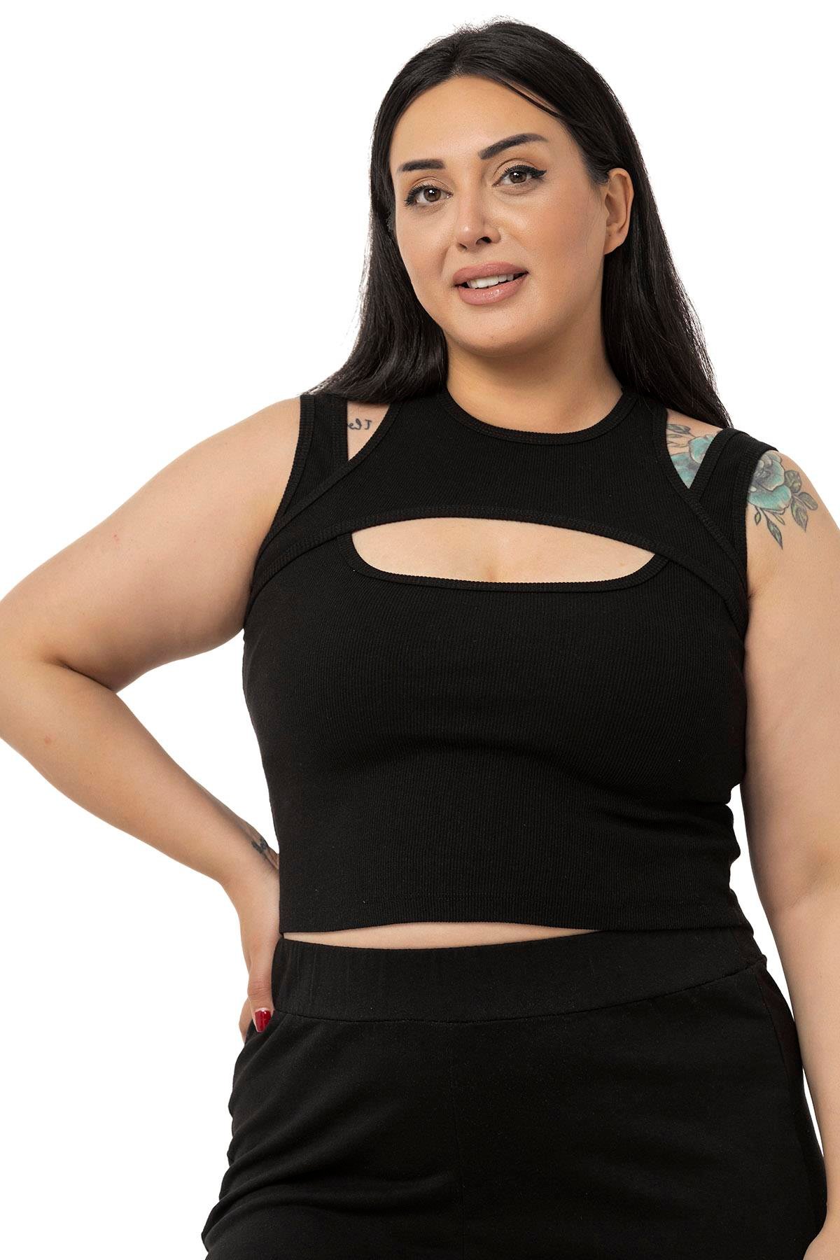DISENTIS MODEST GENC BUYUK BEDEN DEKOLTELI BODYDISENTIS MODESTBüyük Beden Göğüs Dekolteli Fitilli Kaşkorse Siyah Body