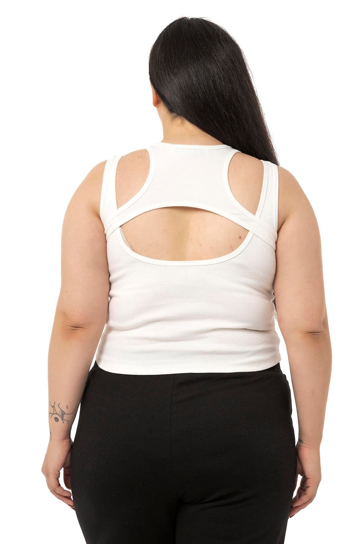 DISENTIS MODEST GENC BUYUK BEDEN DEKOLTELI BODYDISENTIS MODESTBüyük Beden Göğüs Dekolteli Fitilli Kaşkorse Ekru Body