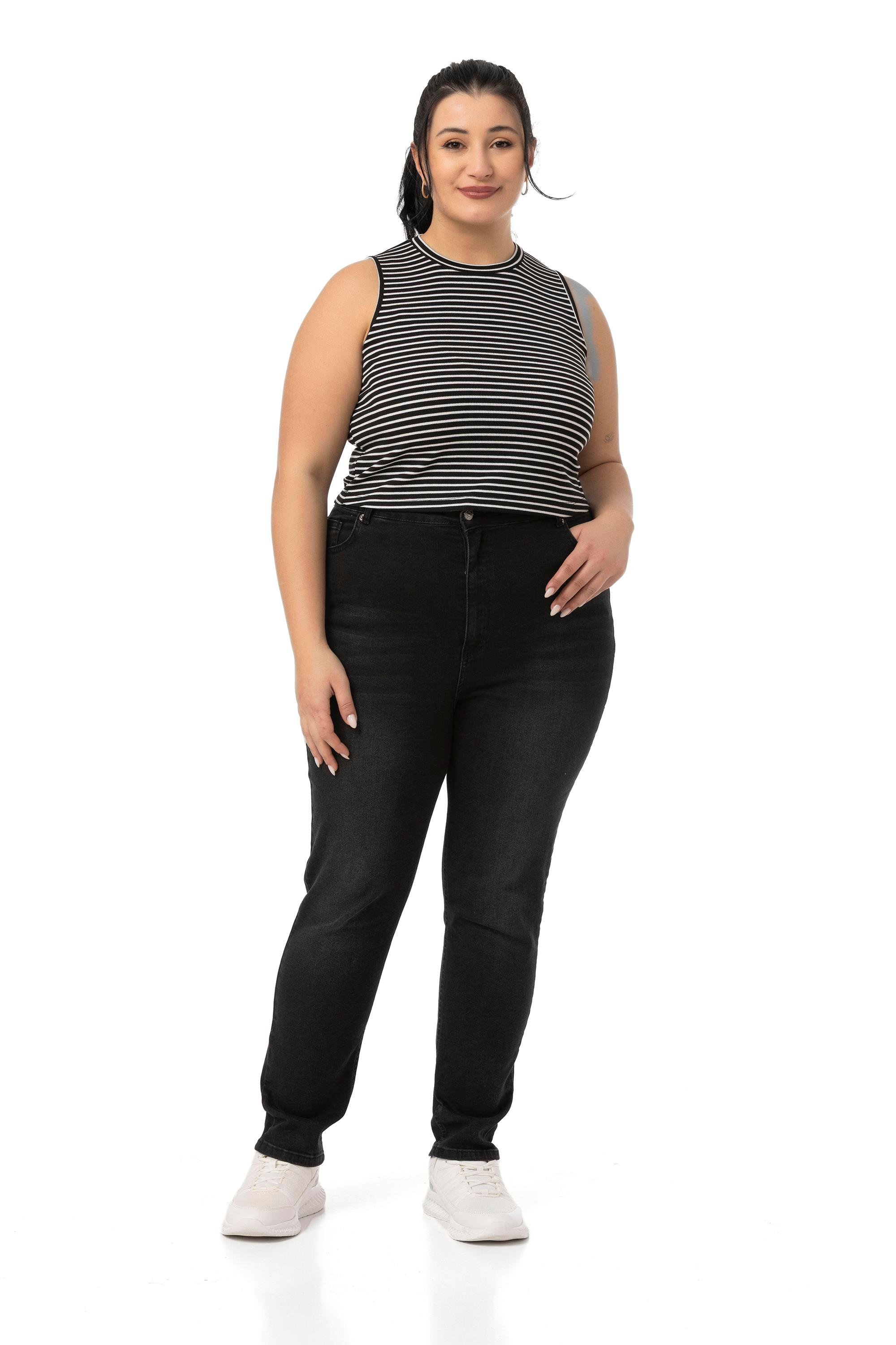 Disentis Modest Büyük Beden İnce Çizgili Kısa Siyah BodyDISENTIS MODESTBüyük Beden İnce Çizgili Kısa Siyah Body